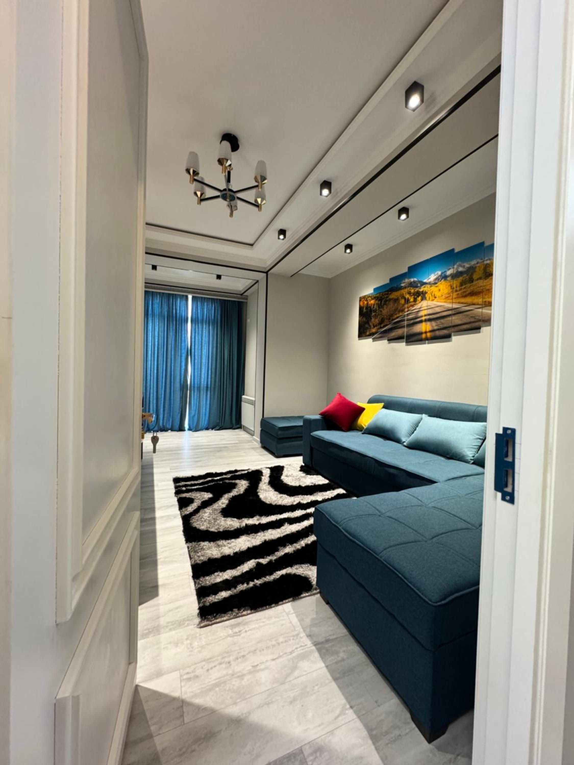 One-Bedroom Apartment photo 3