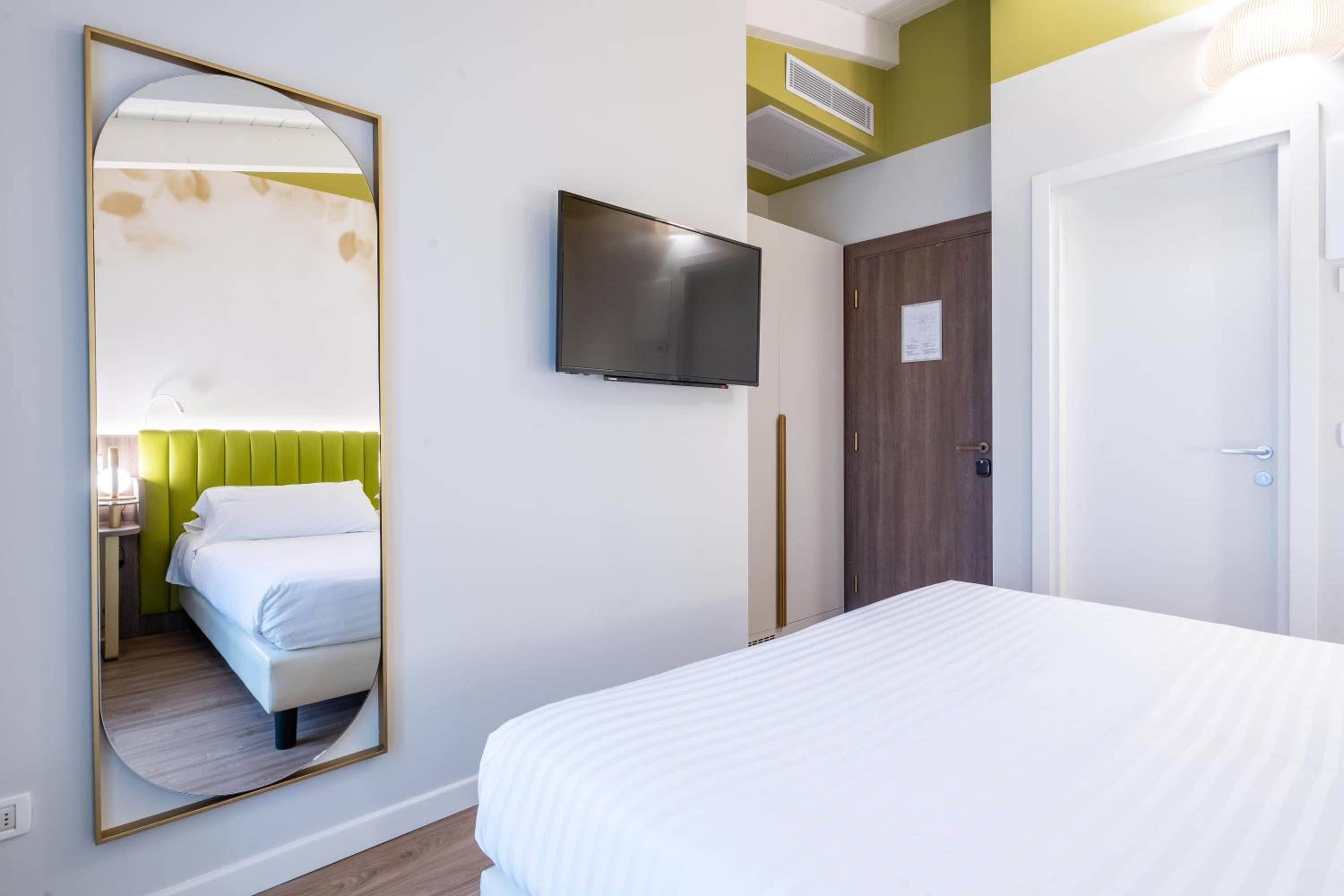 Economy Double or Twin Room photo 3