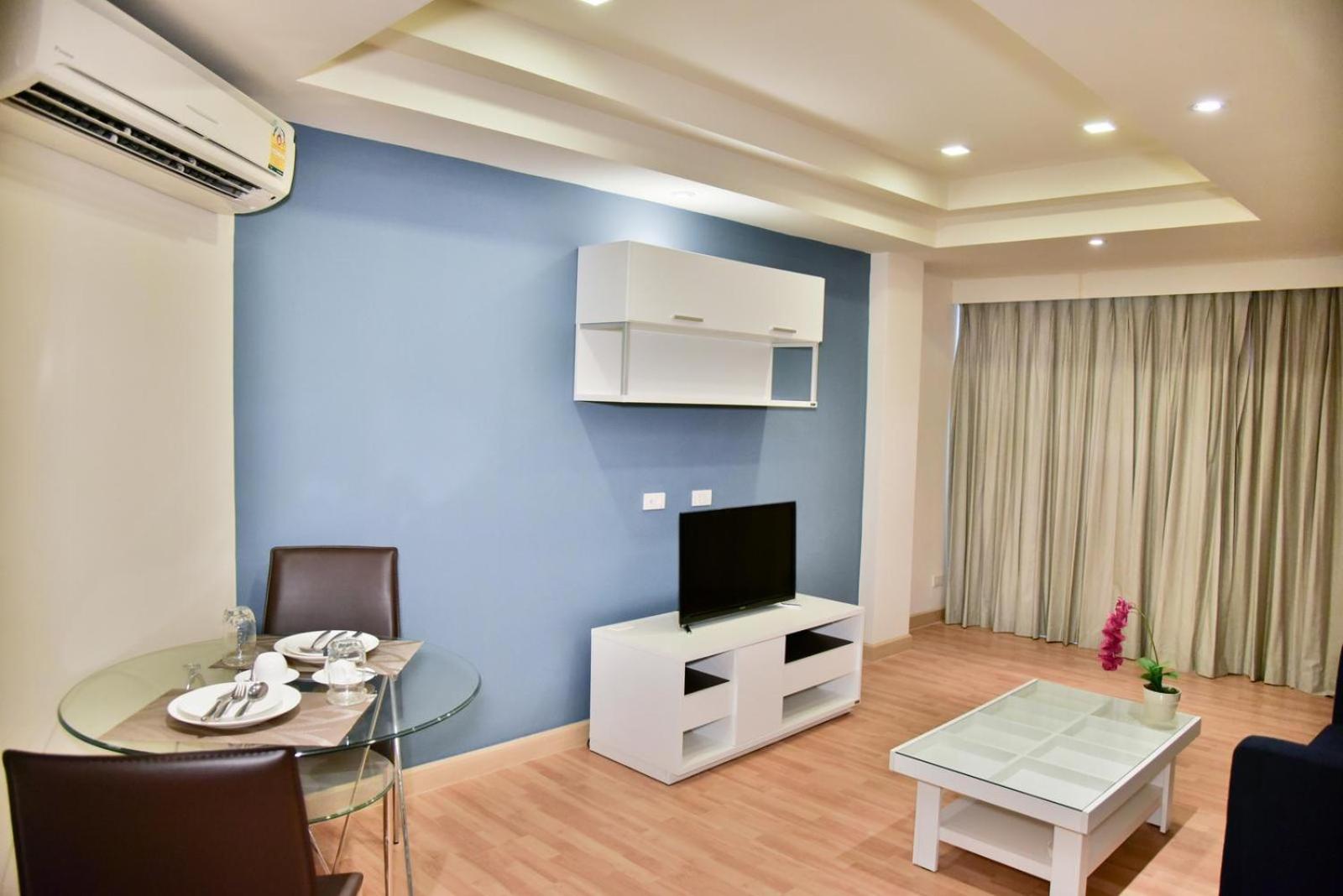 Two-Bedroom Deluxe Apartment photo 2