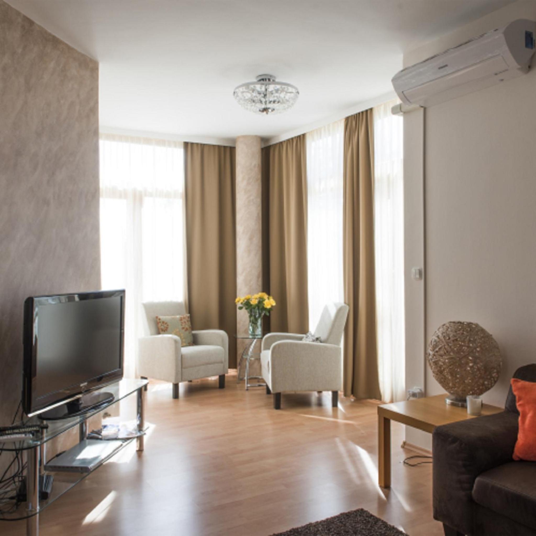 Superior One-Bedroom Apartment - Photo 9