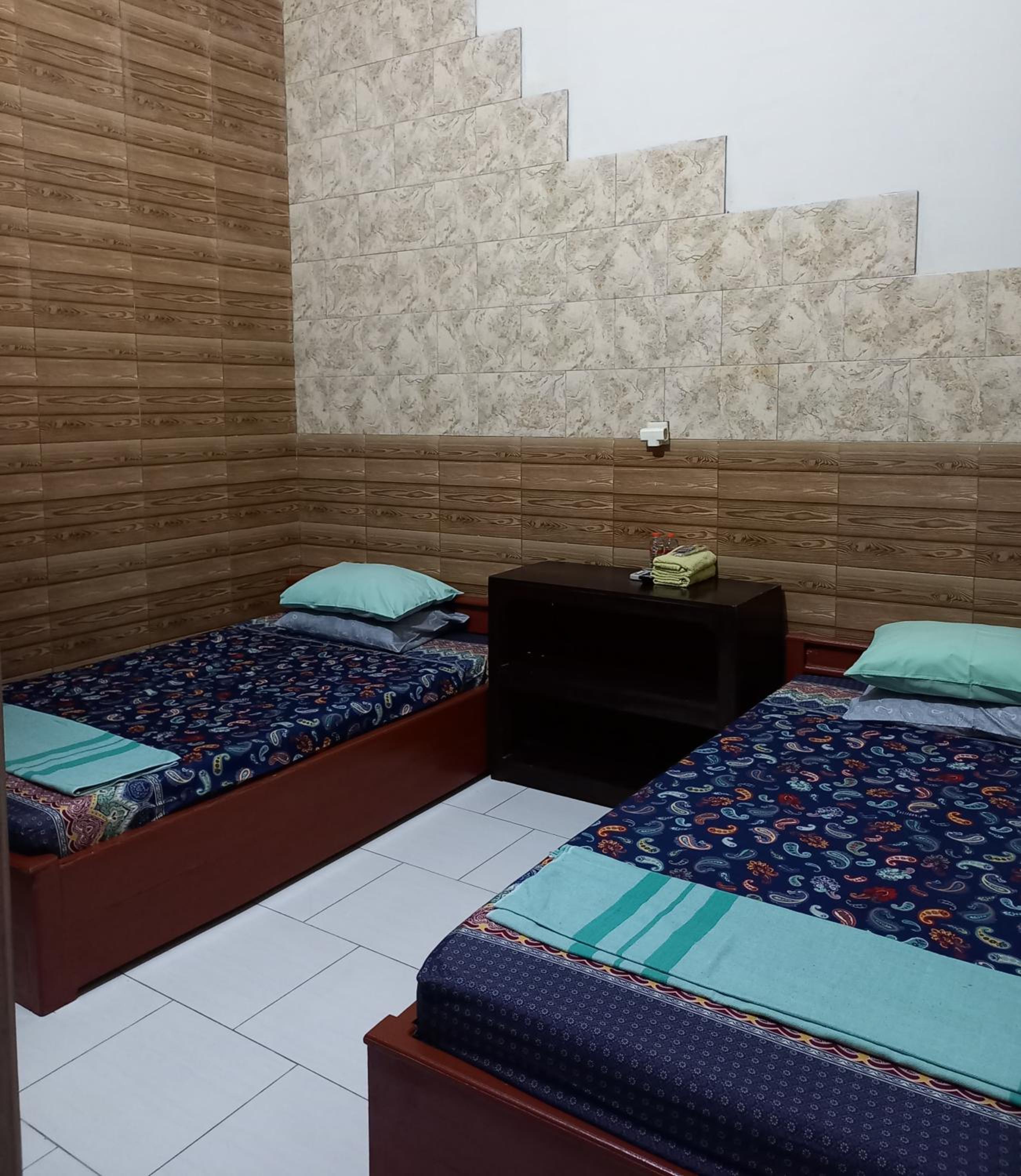 Twin Room - Photo 3