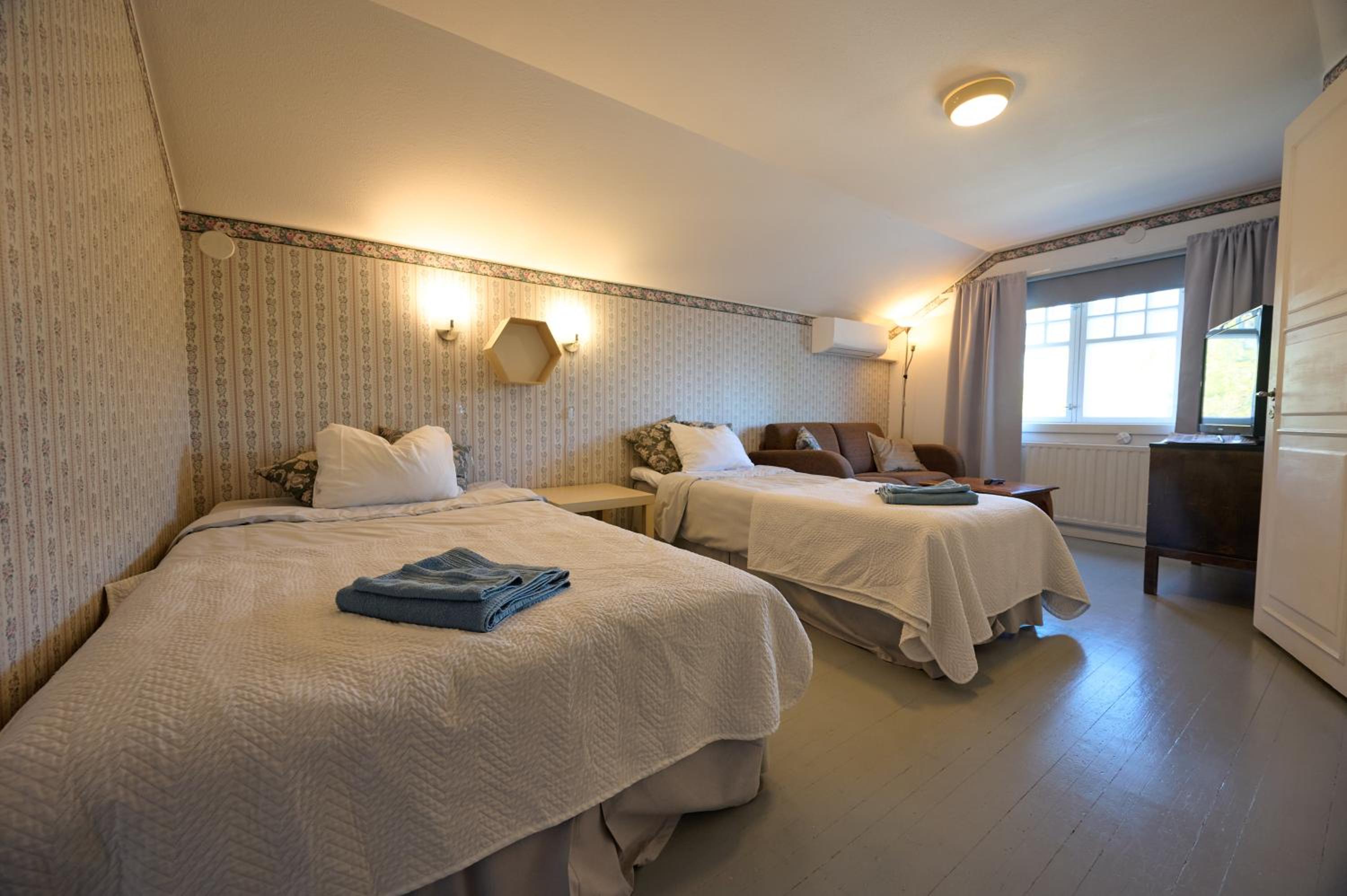 Quadruple Room with Bathroom