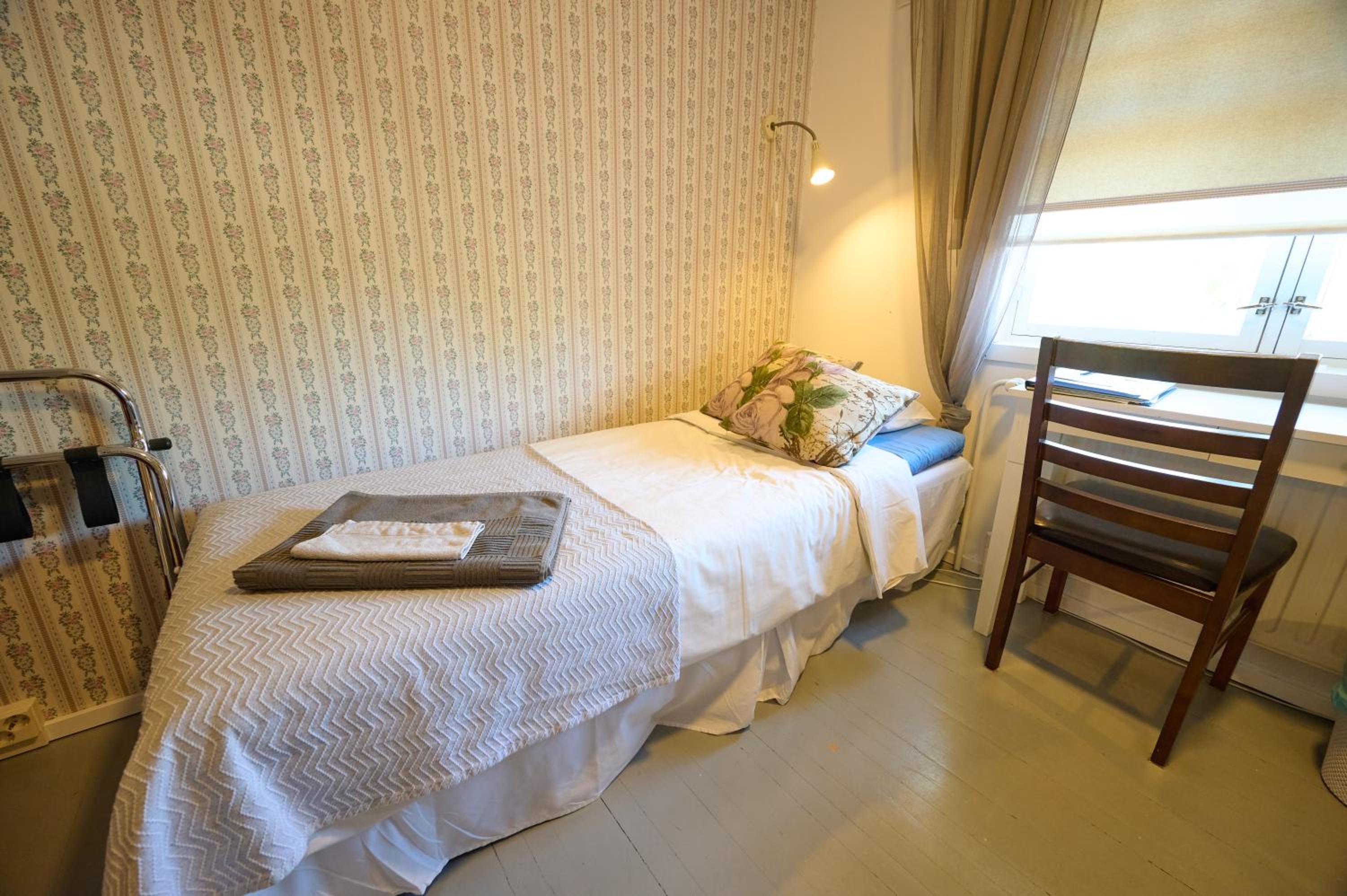 Economy Twin Room