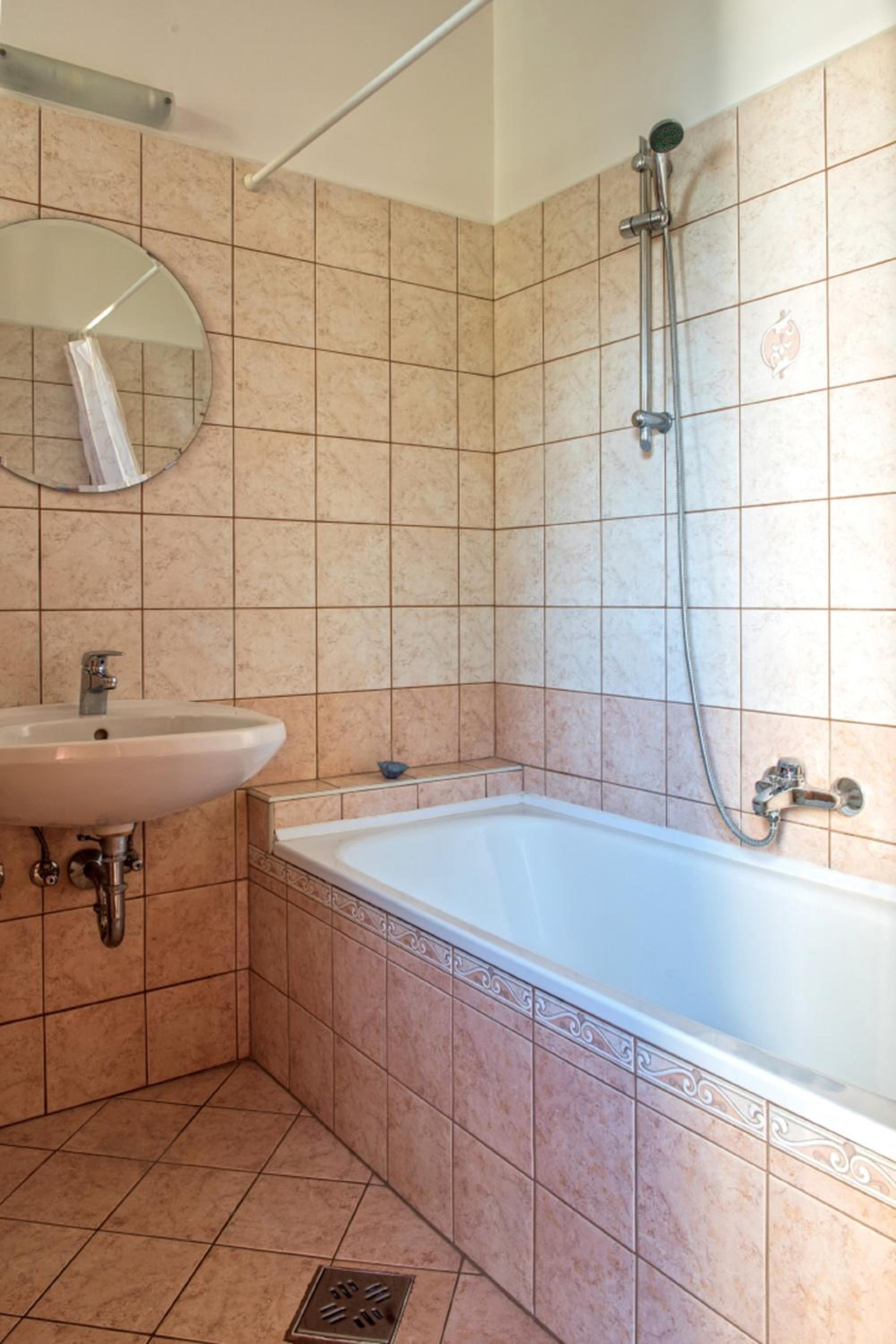 One-Bedroom Apartment (2 Adults) - Photo 15