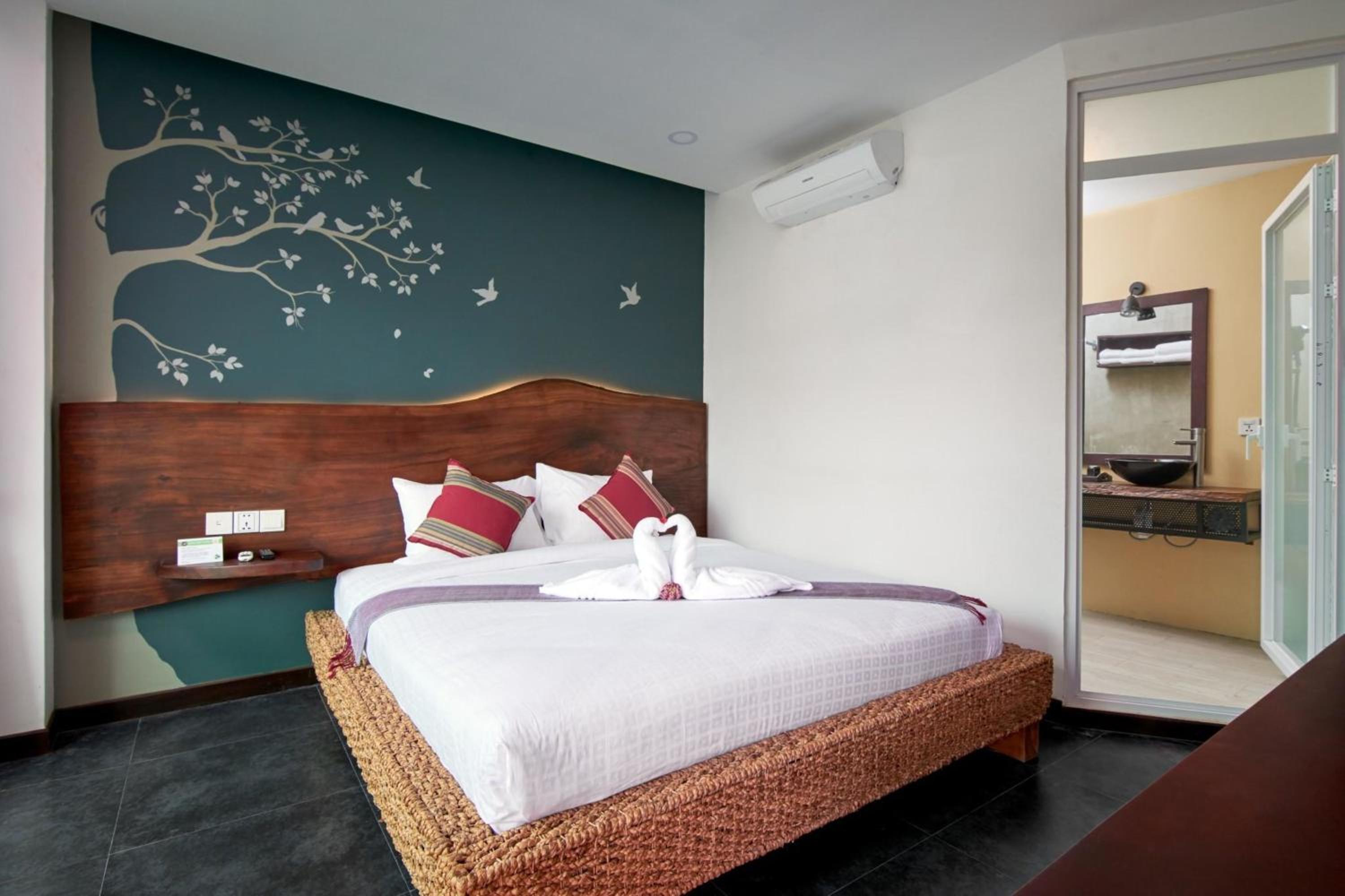 Deluxe Double Balcony with Bathtub photo 2