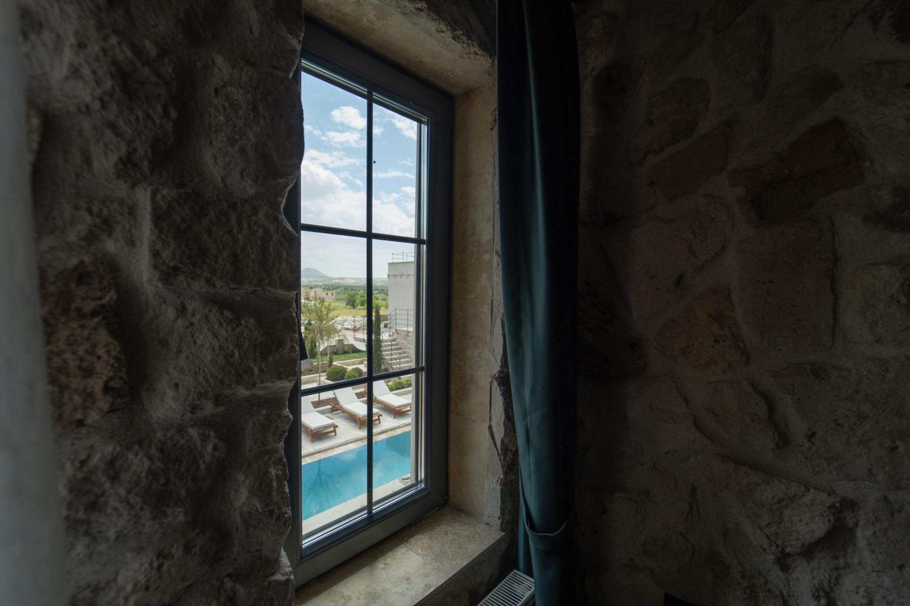 Superior Suite - Photo 16
