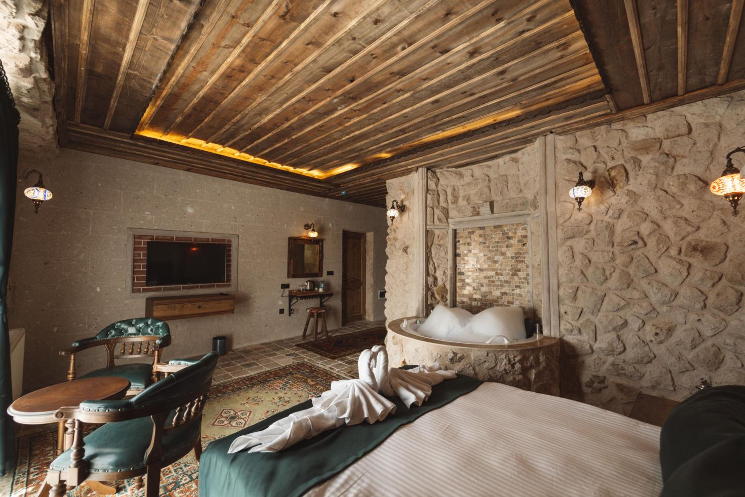 Superior Suite - Photo 22