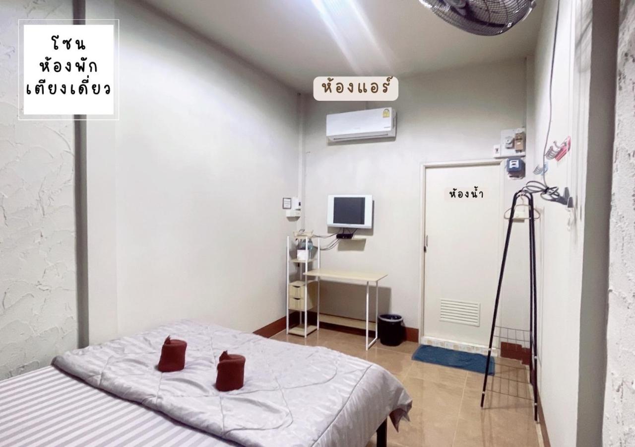 Standard Double Room - Photo 17