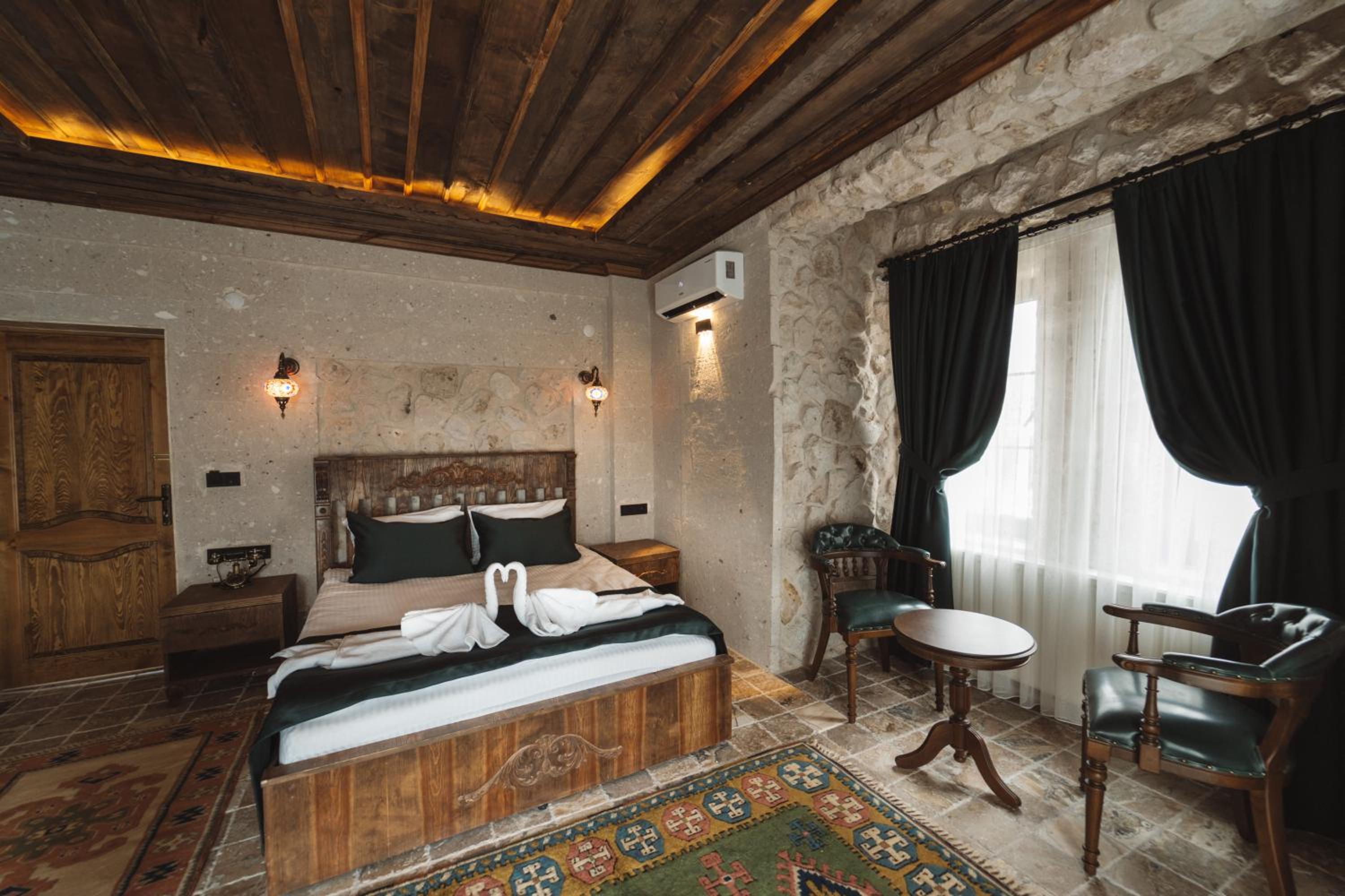 Superior Suite - Photo 4