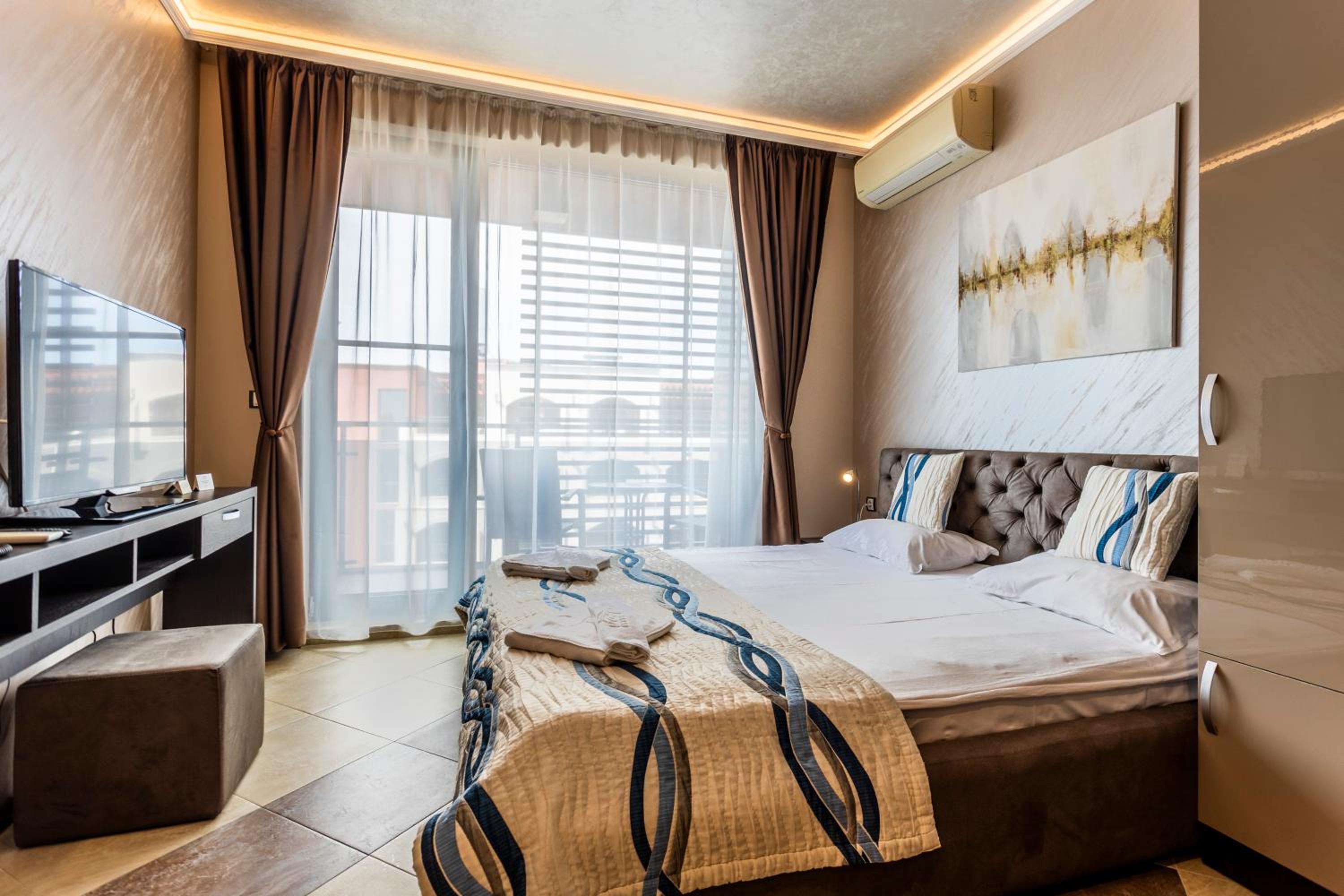 Double Room with Balcony photo 3
