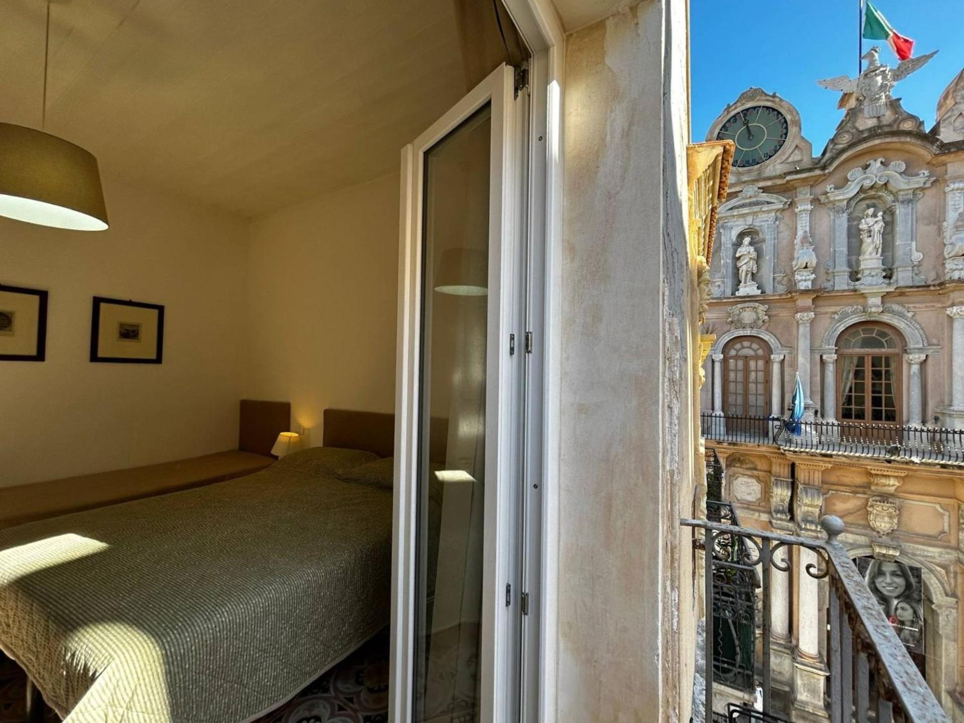 One-Bedroom Apartment with Balcony and City View photo 3