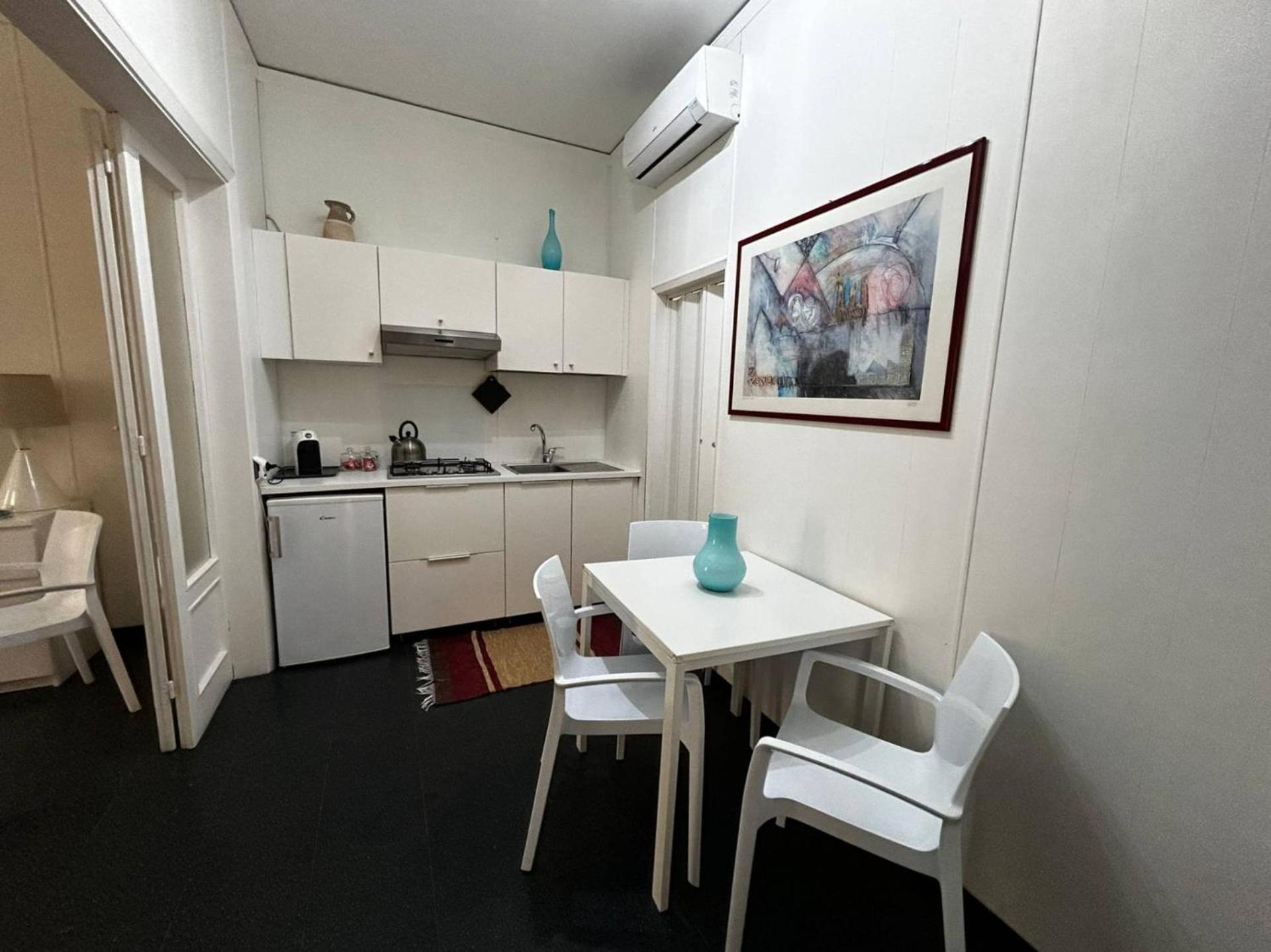 One-Bedroom Apartment with Balcony and City View photo 3