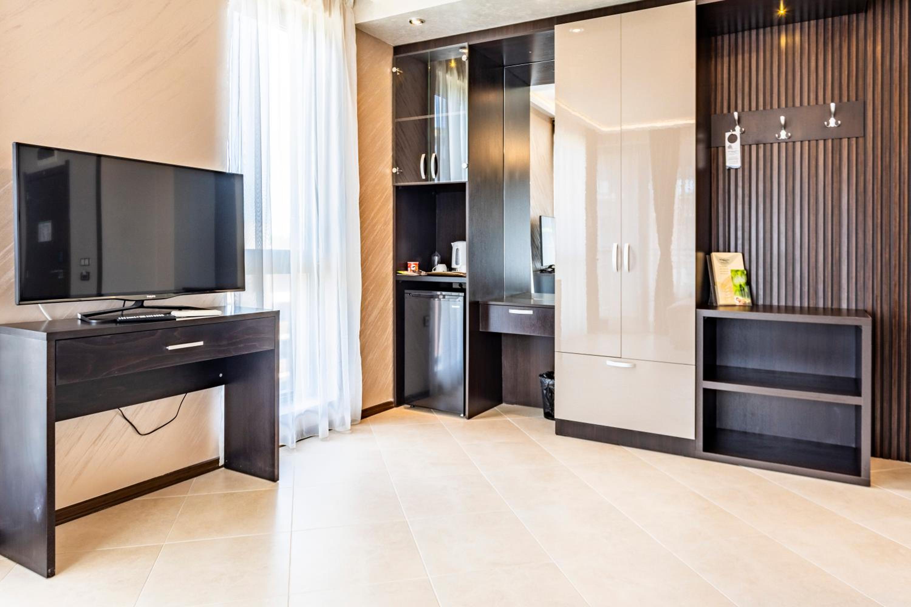 Two-Bedroom Deluxe Apartment photo 1