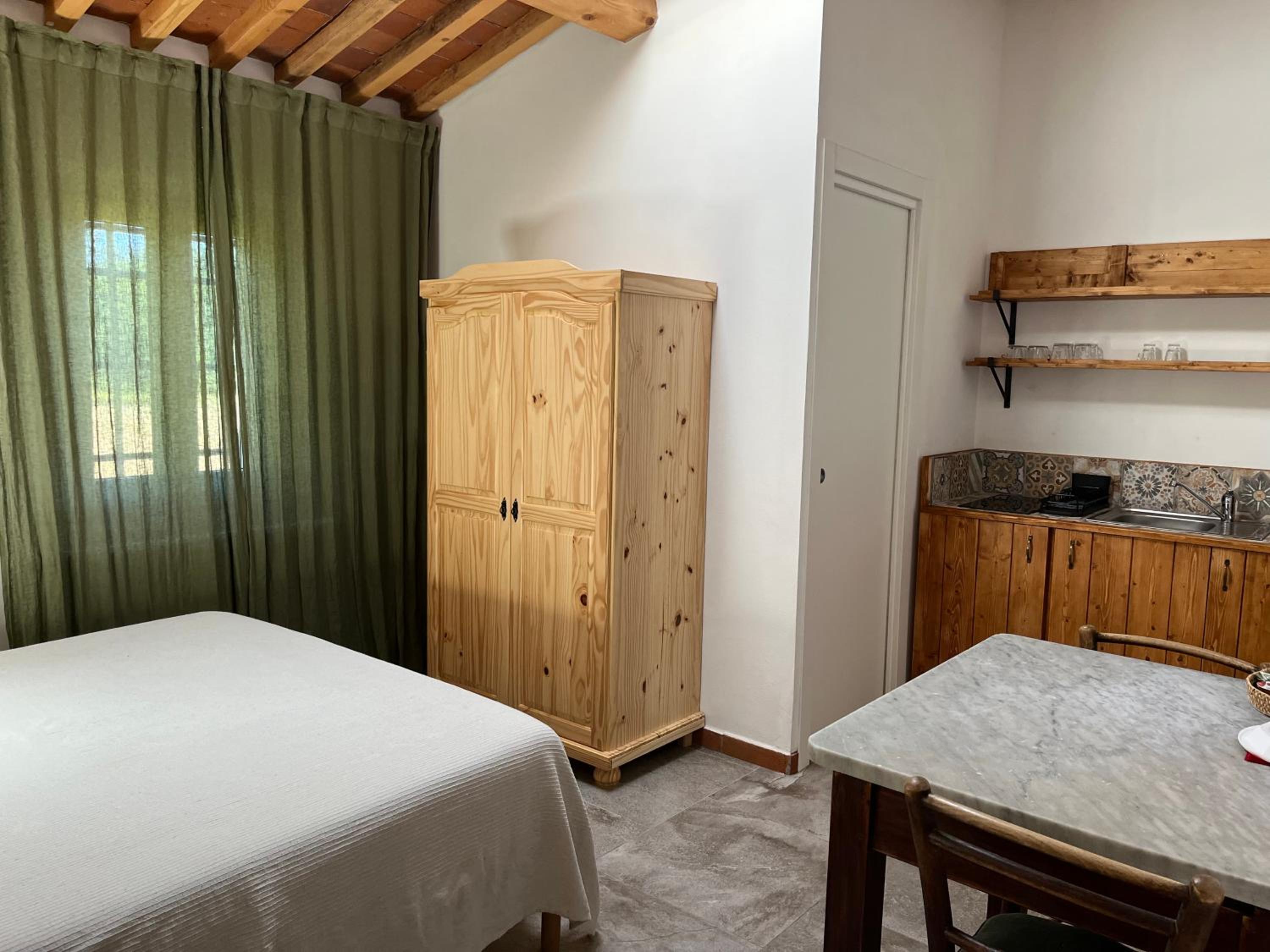 Double Room with Private Bathroom photo 3