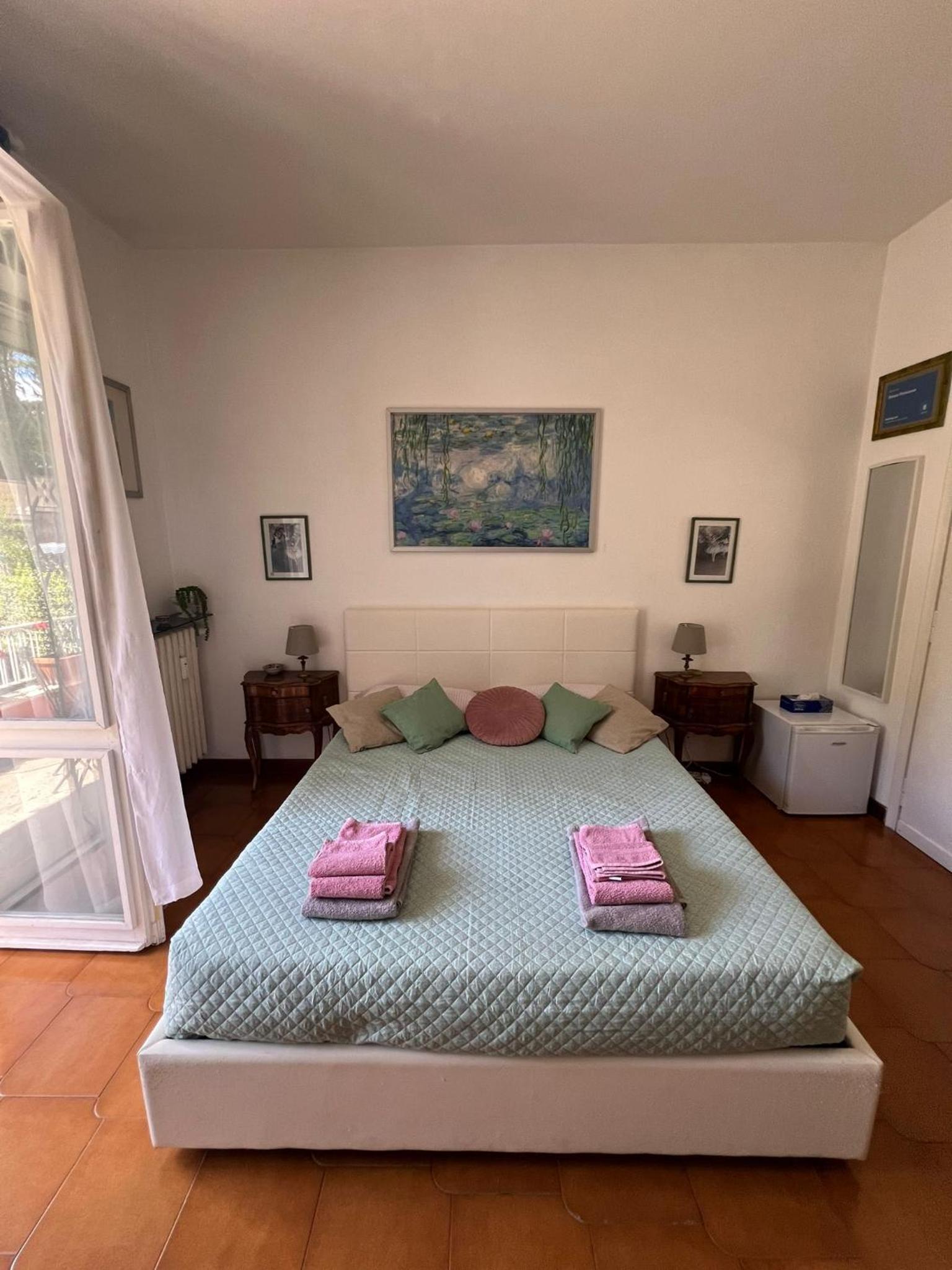 Large Double Room