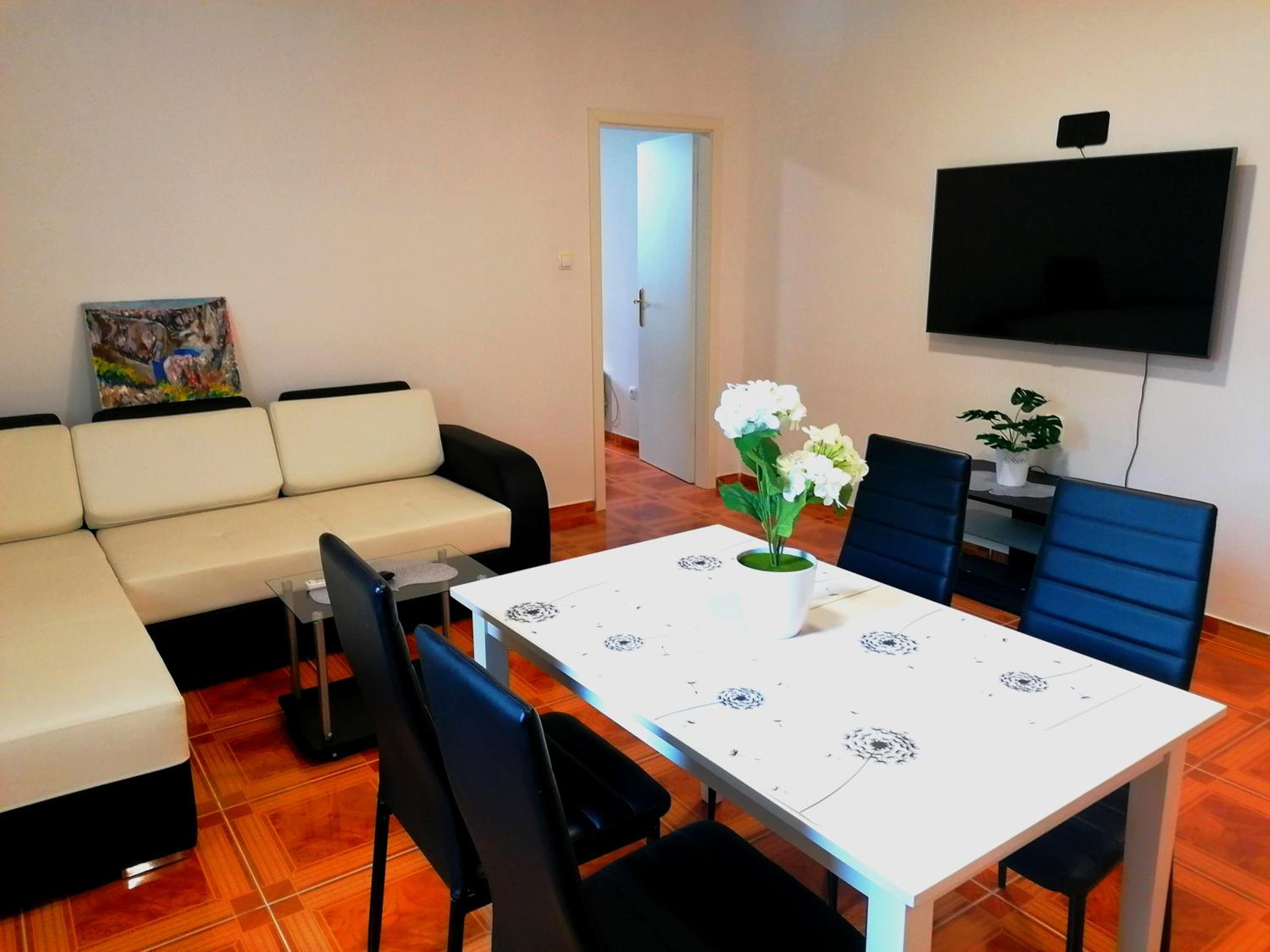 One-Bedroom Apartment with Balcony photo 1