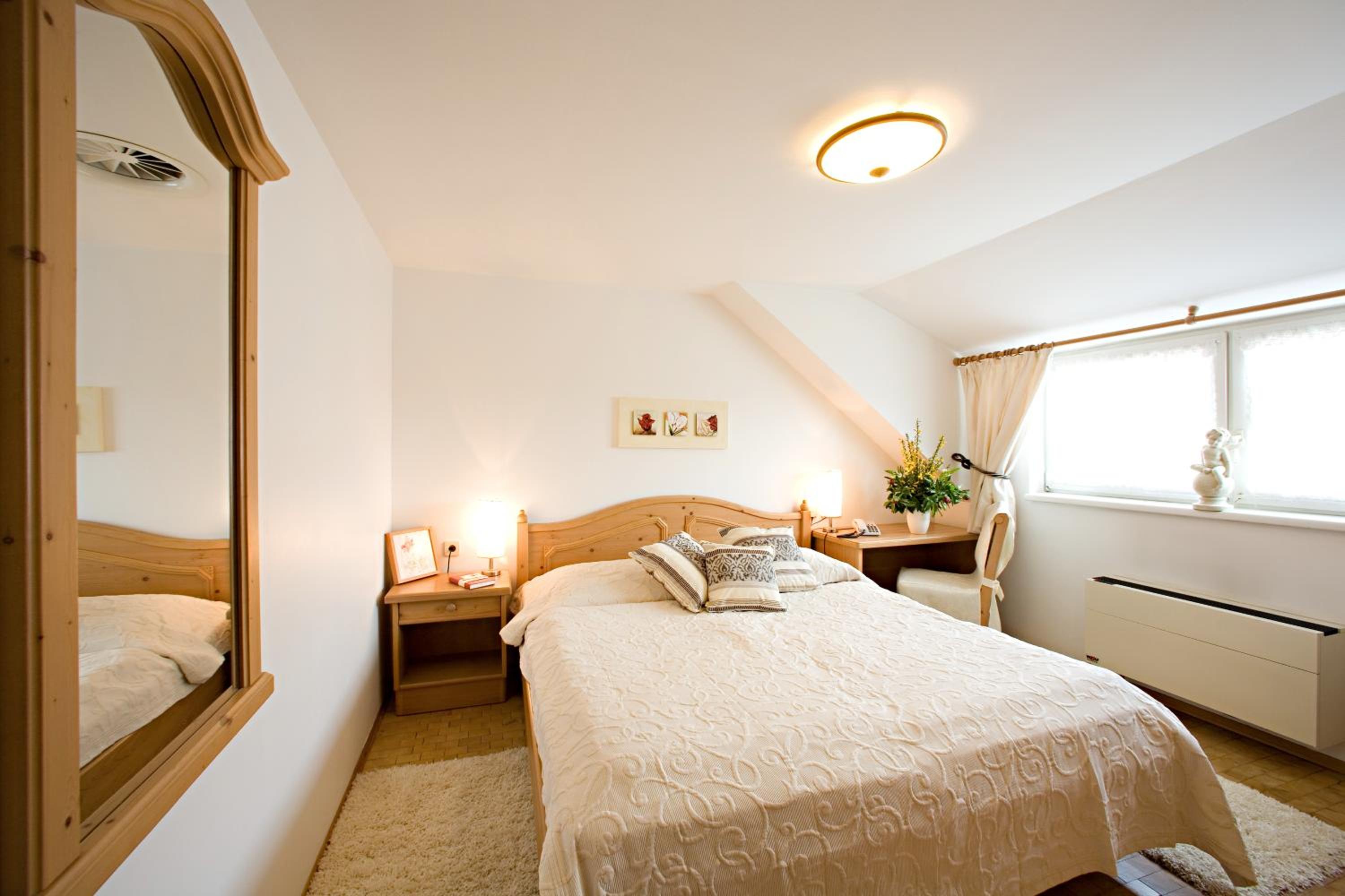 Double Room with Shower - Photo 1