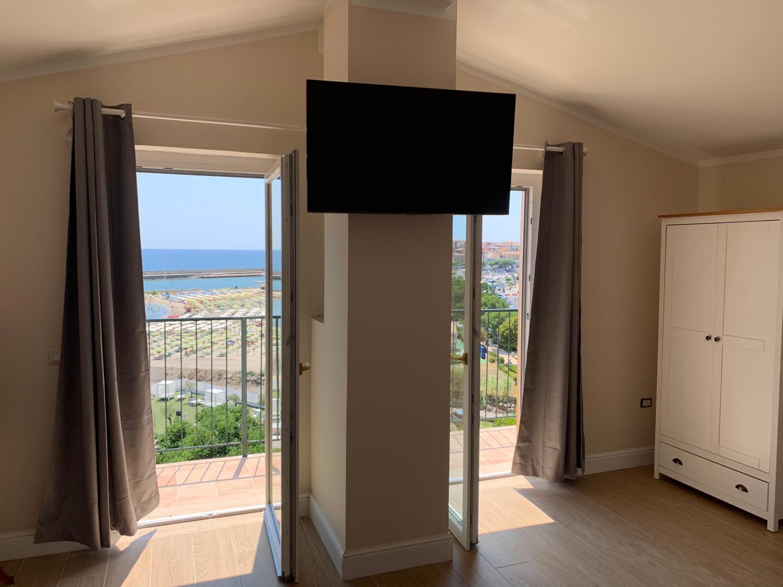 King Room With Balcony