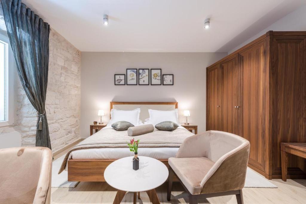 Double Room with Private Bathroom photo 3