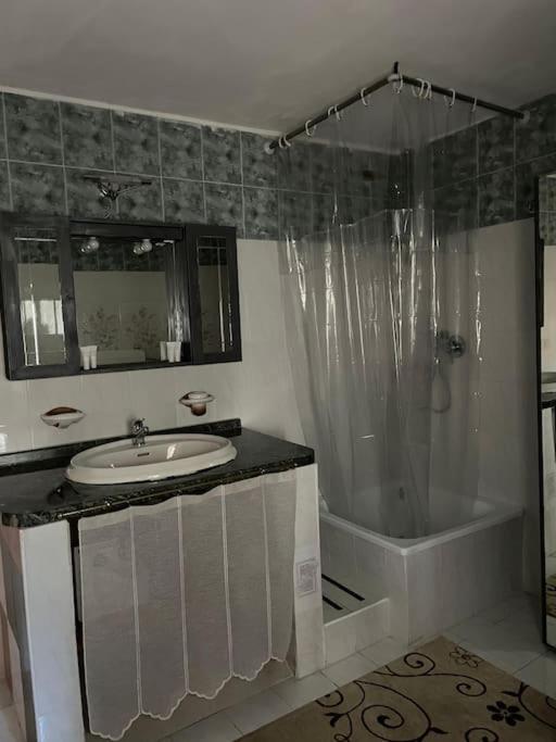 Studio Apartment with One Double Bed photo 2
