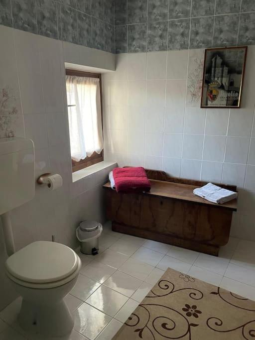 Studio Apartment with One Double Bed photo 3