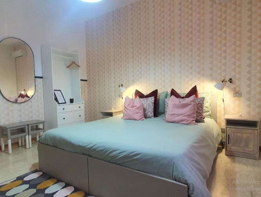 Double Room with Private External Bathroom