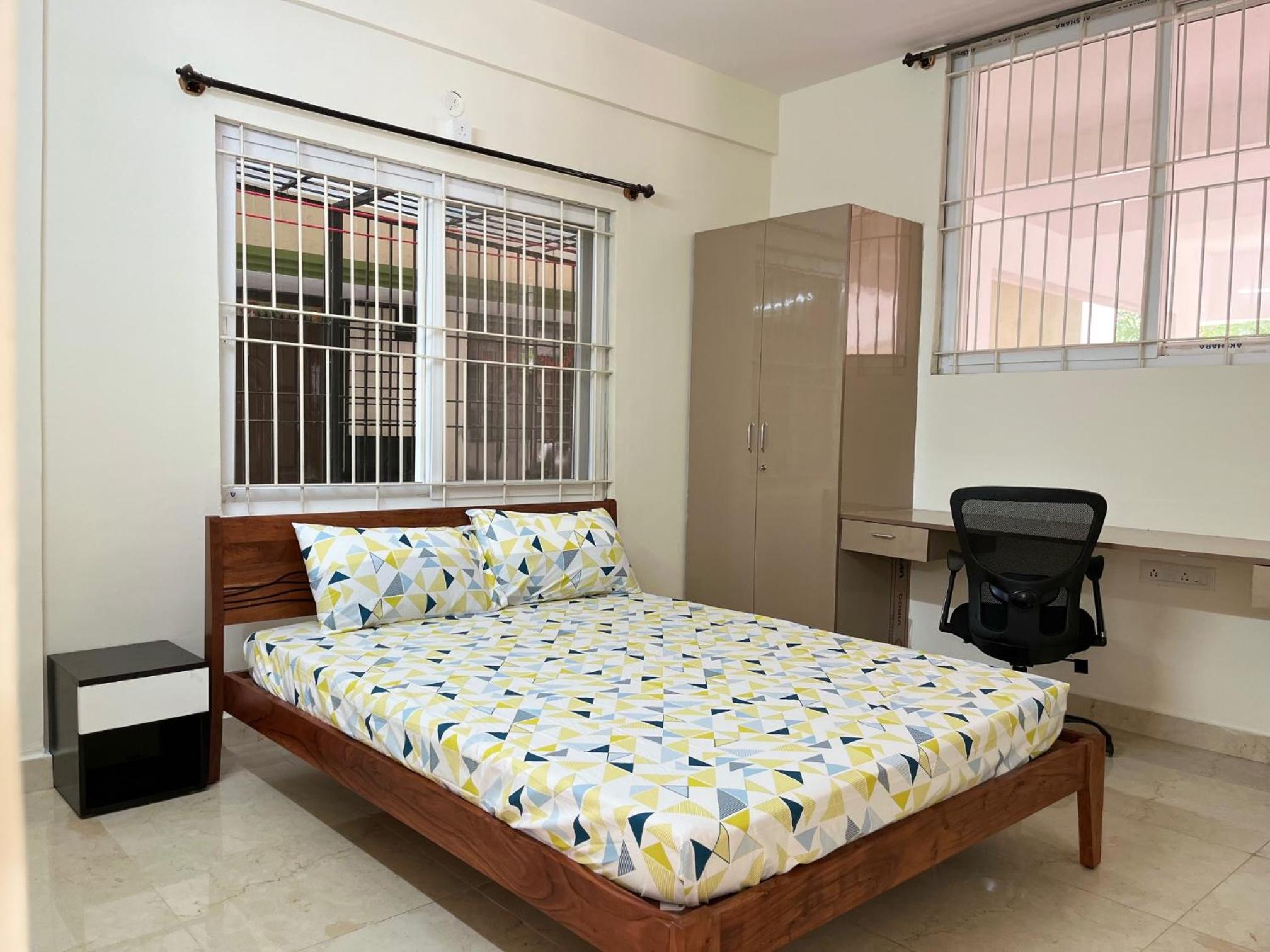 One-Bedroom Apartment - Photo 12