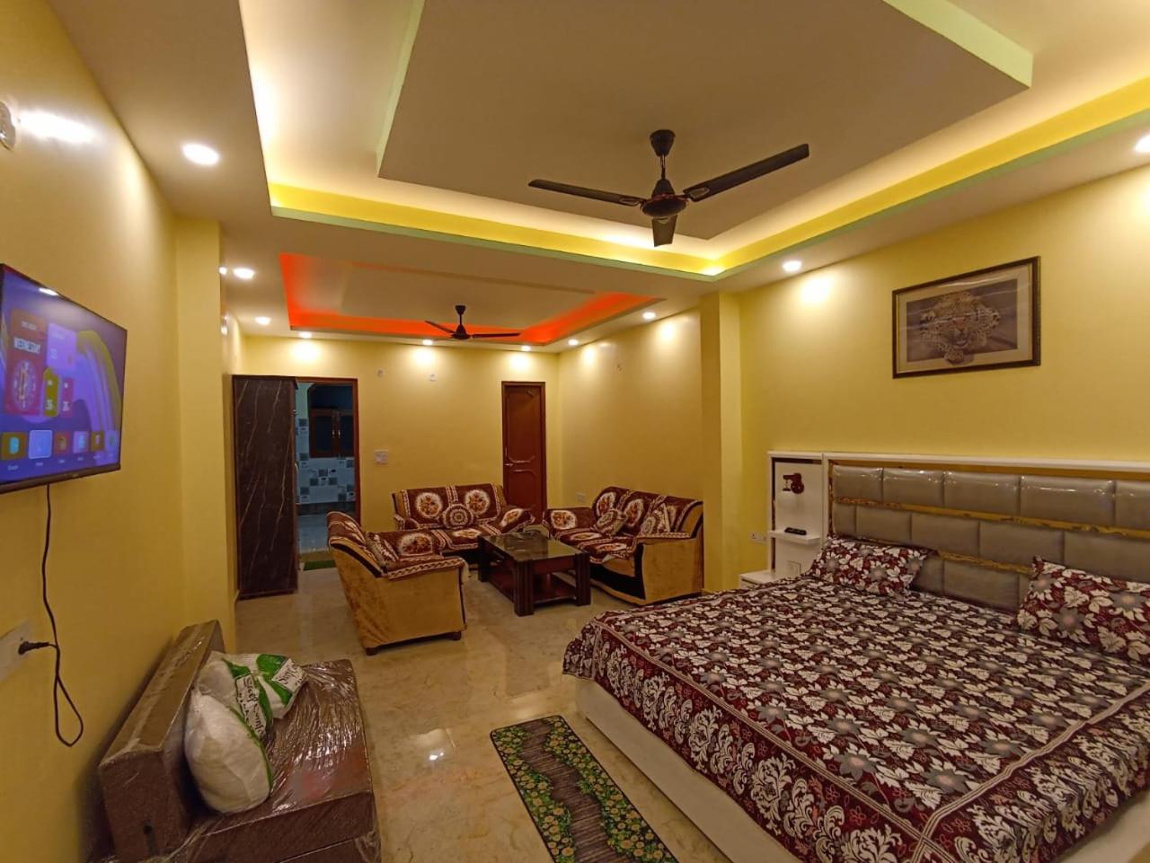 Family Room photo 3