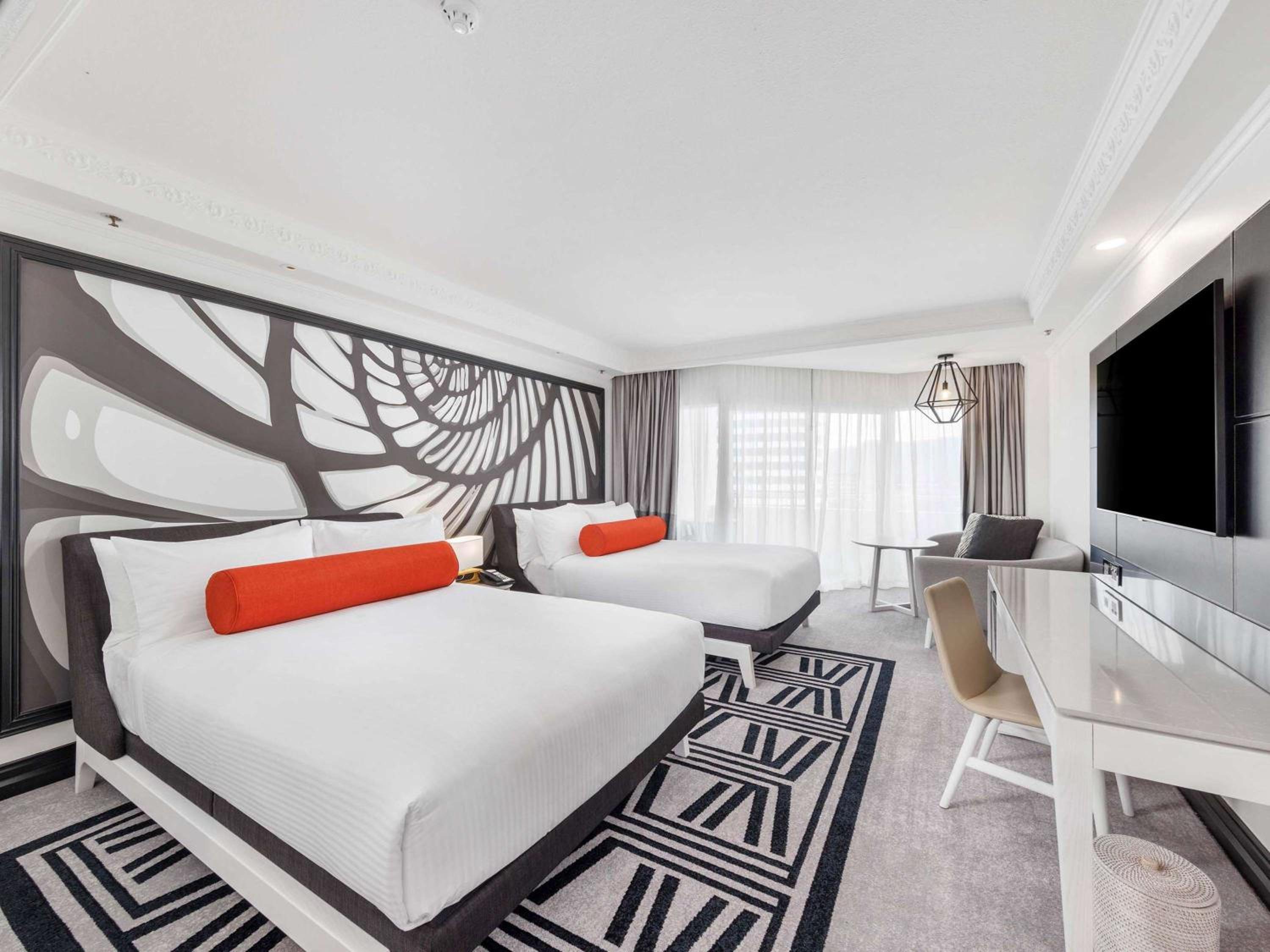 Grand Superior Twin Room with City or Mountain View