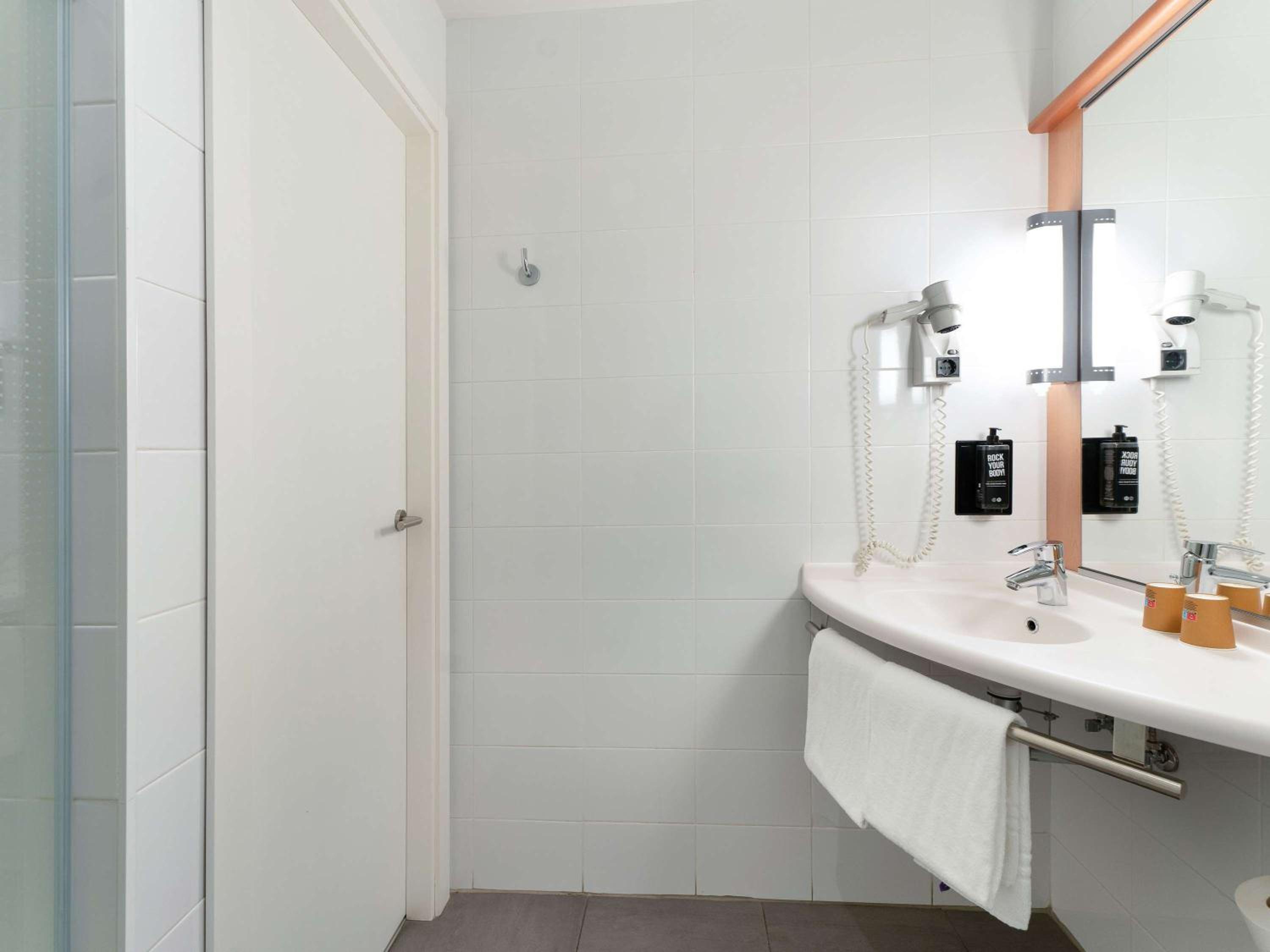 Double Room - Photo 10