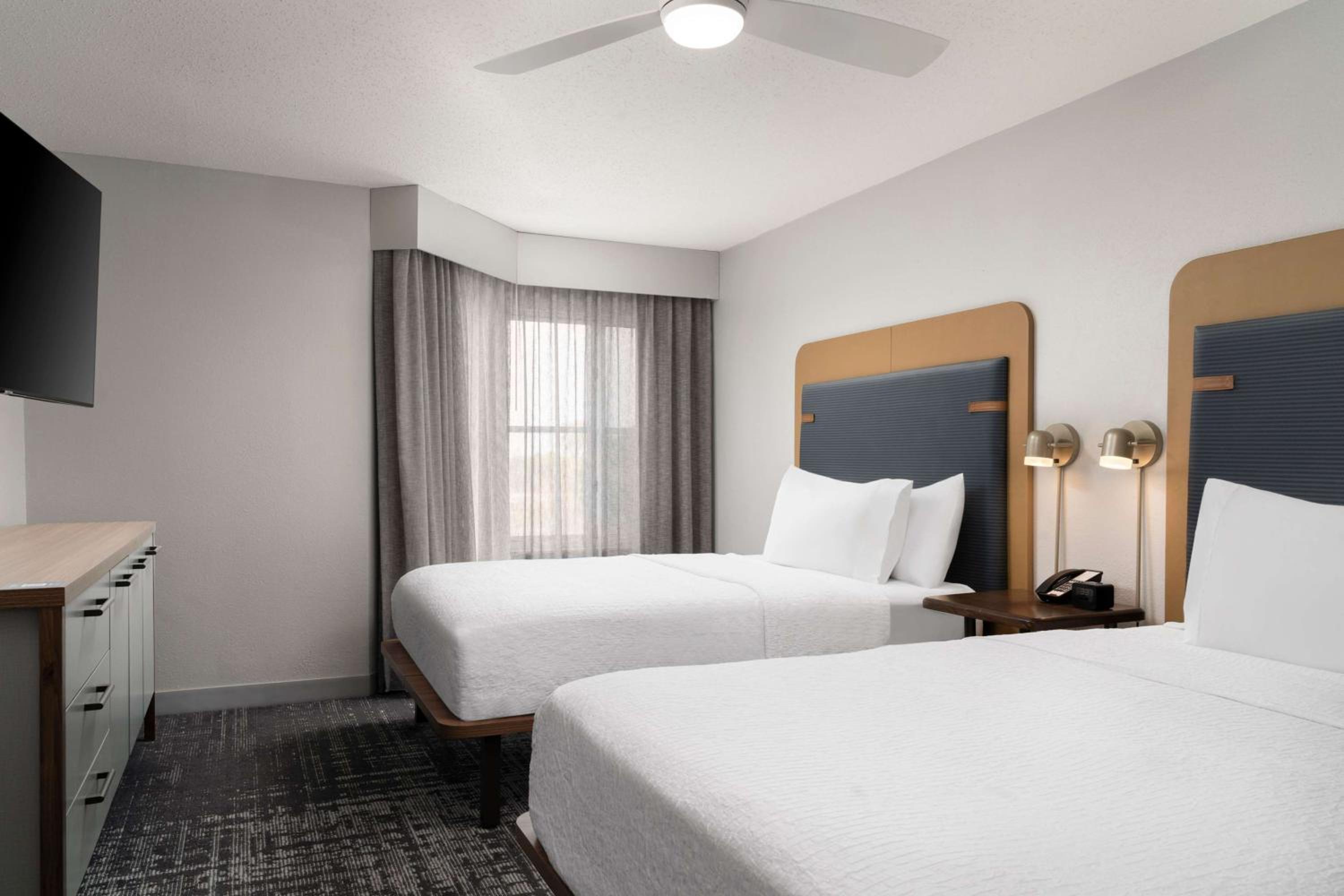 One-Bedroom Suite with Two Double Beds - Non-Smoking - Photo 1