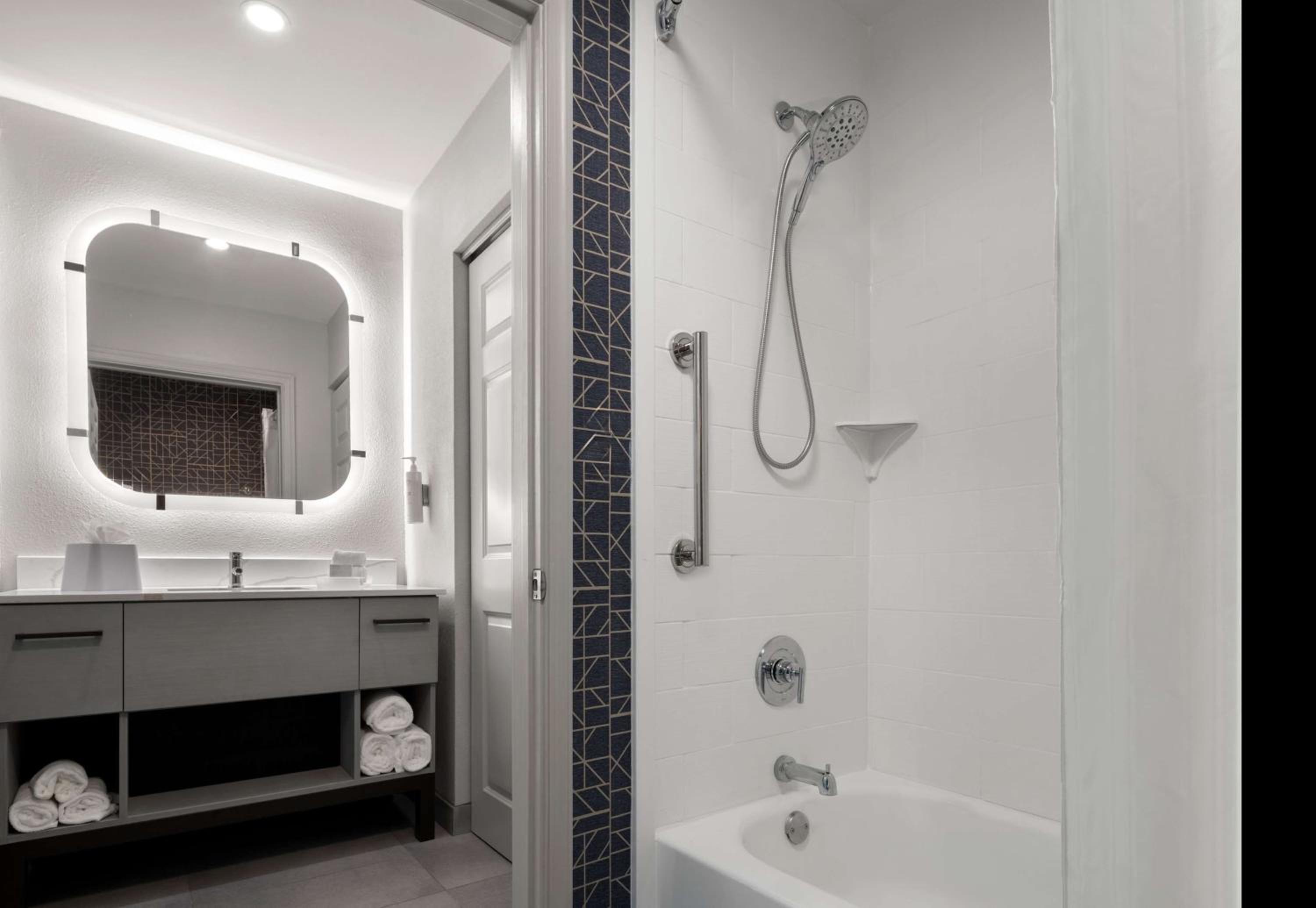 One-Bedroom Suite with Two Double Beds - Non-Smoking - Photo 10