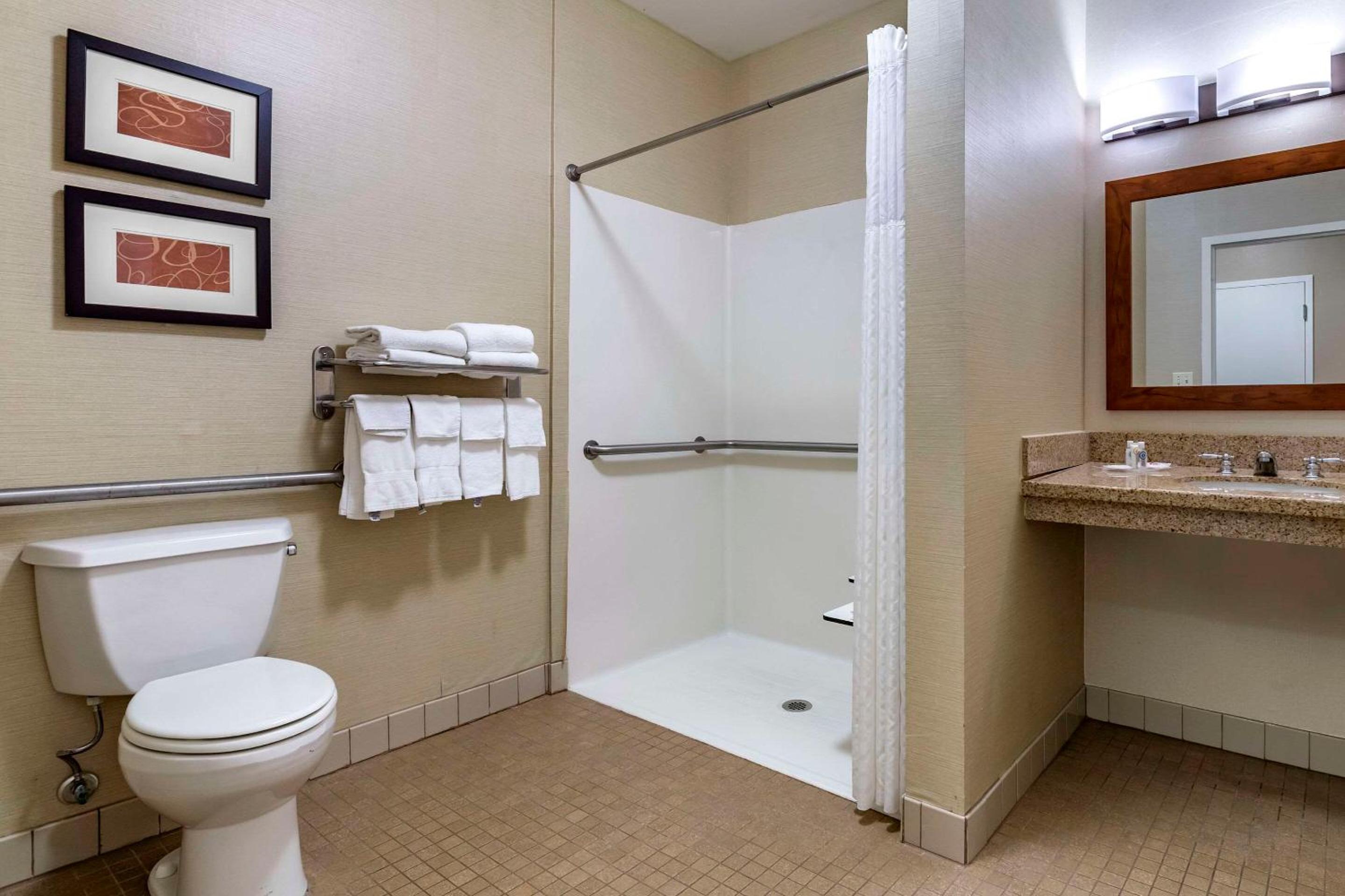 King Room - Accessible/Non-Smoking - Photo 2