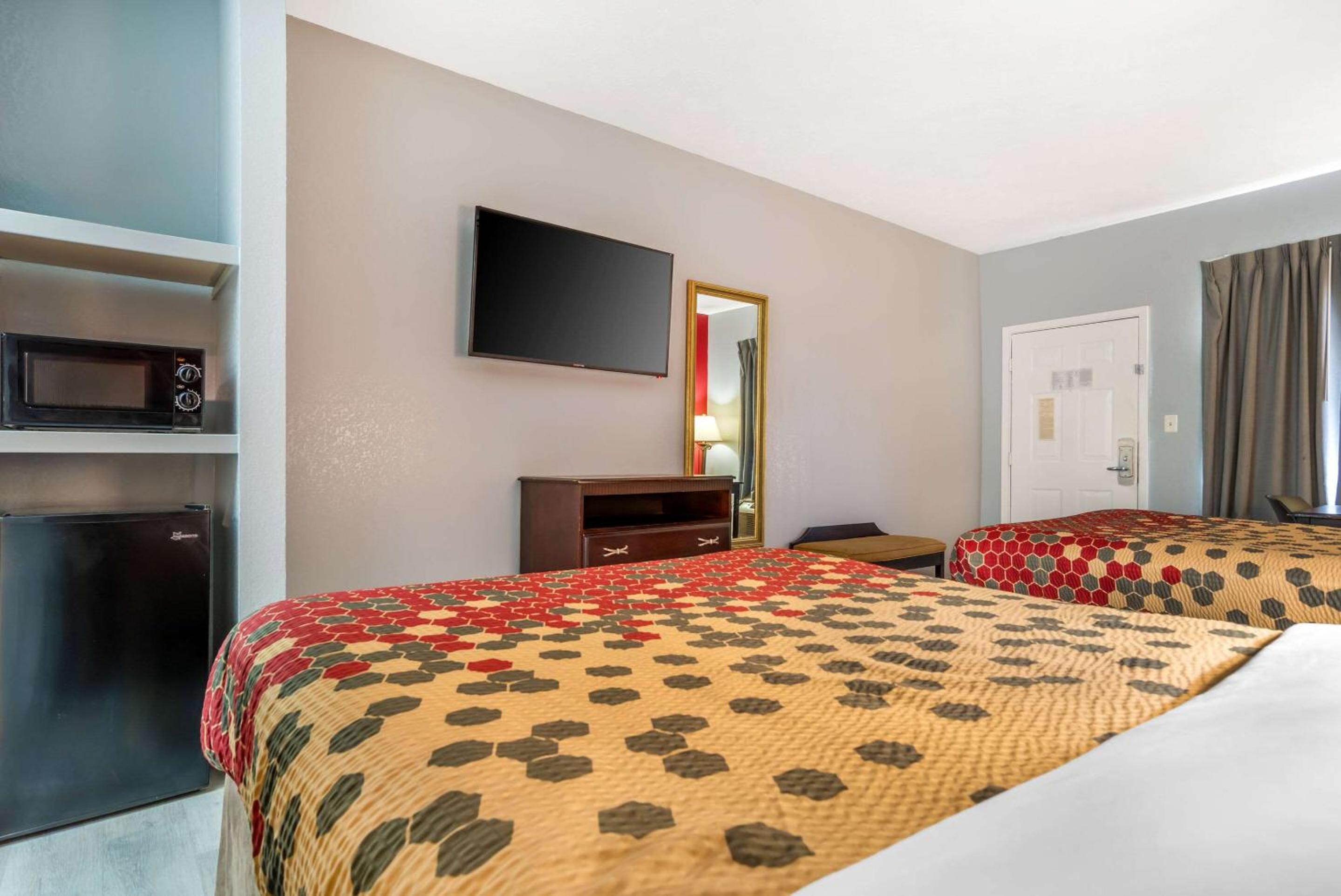 Double Room with Two Double Beds - Non-Smoking - Photo 3