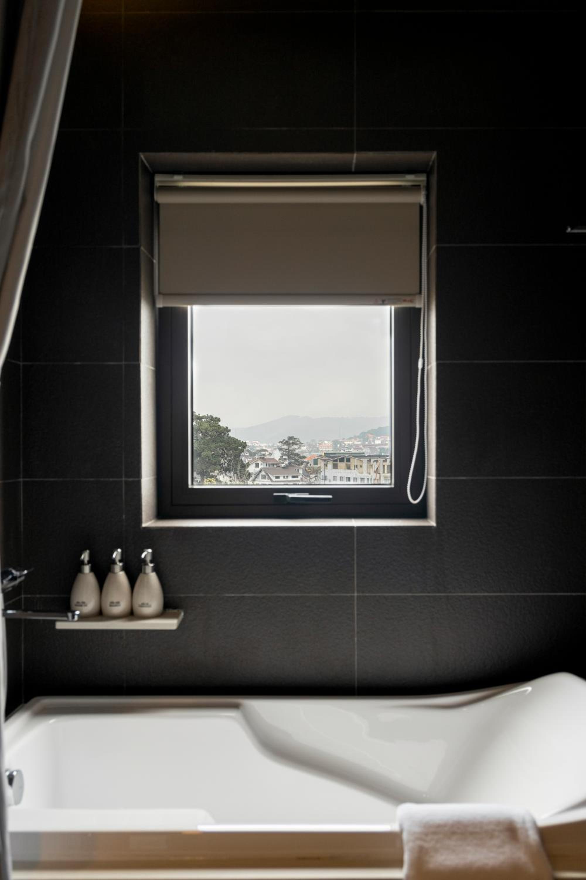 Suite - Photo 2
