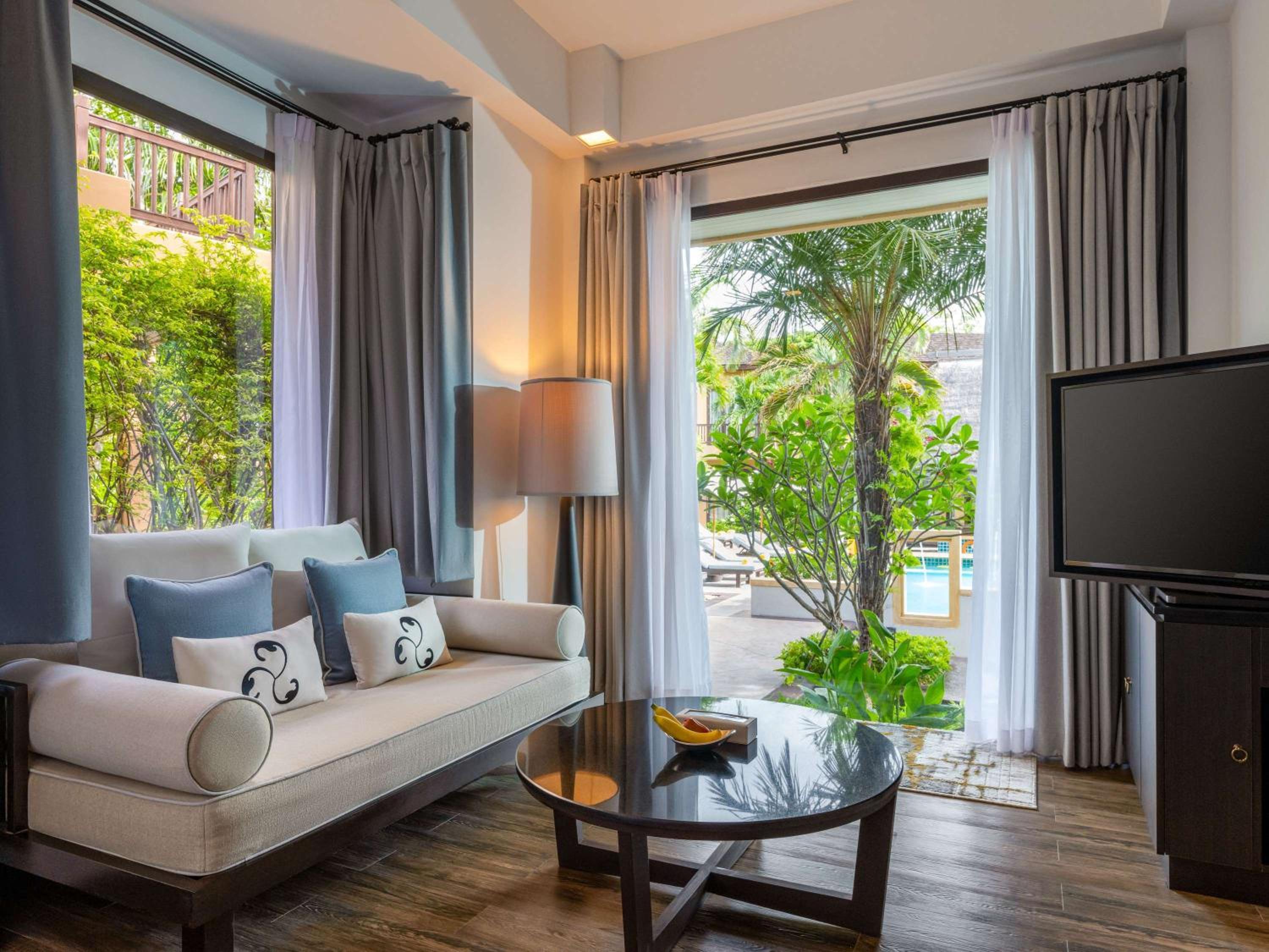 Premium Junior Suite with Twin Beds - Photo 2