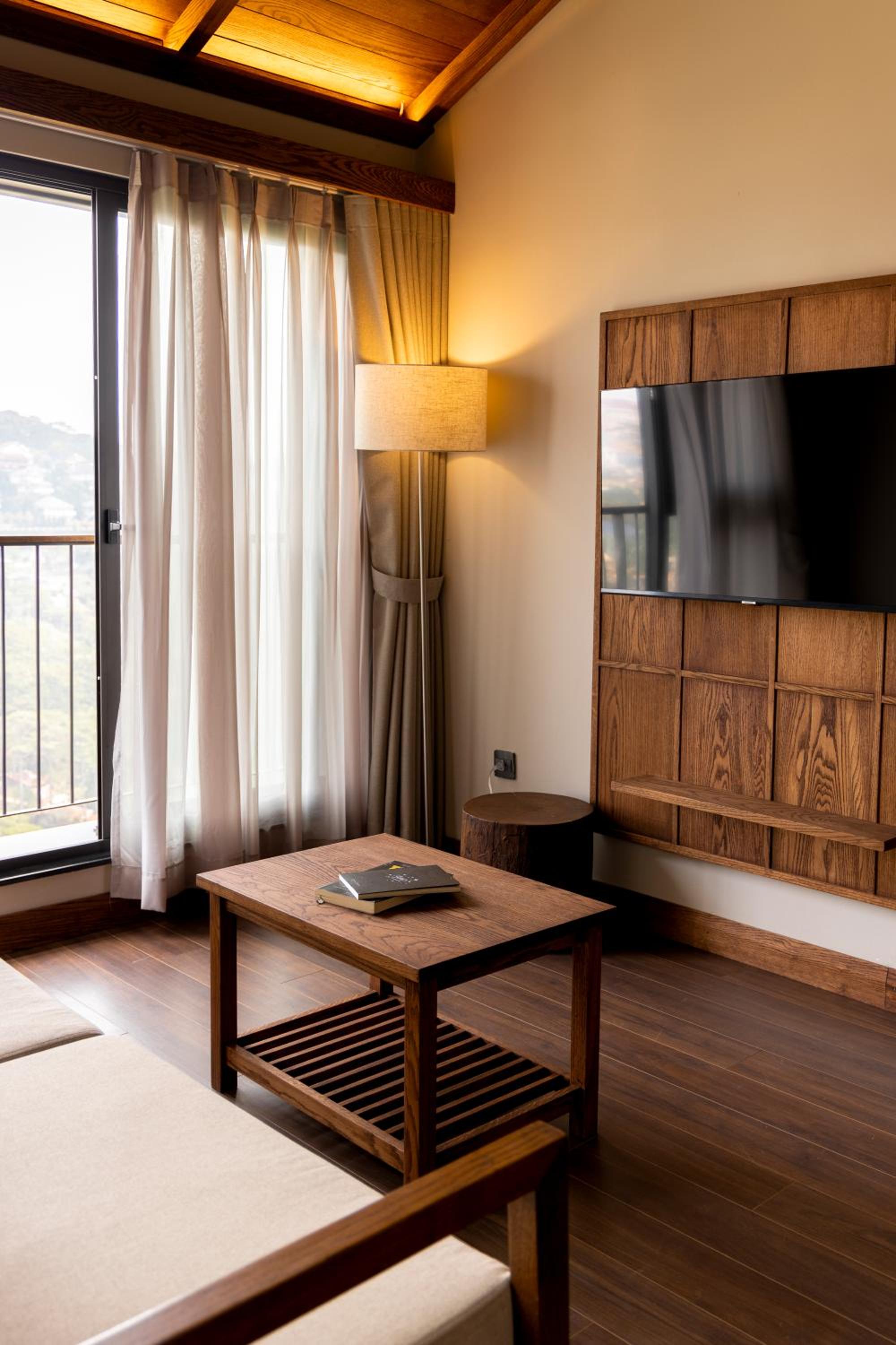 Suite - Photo 21