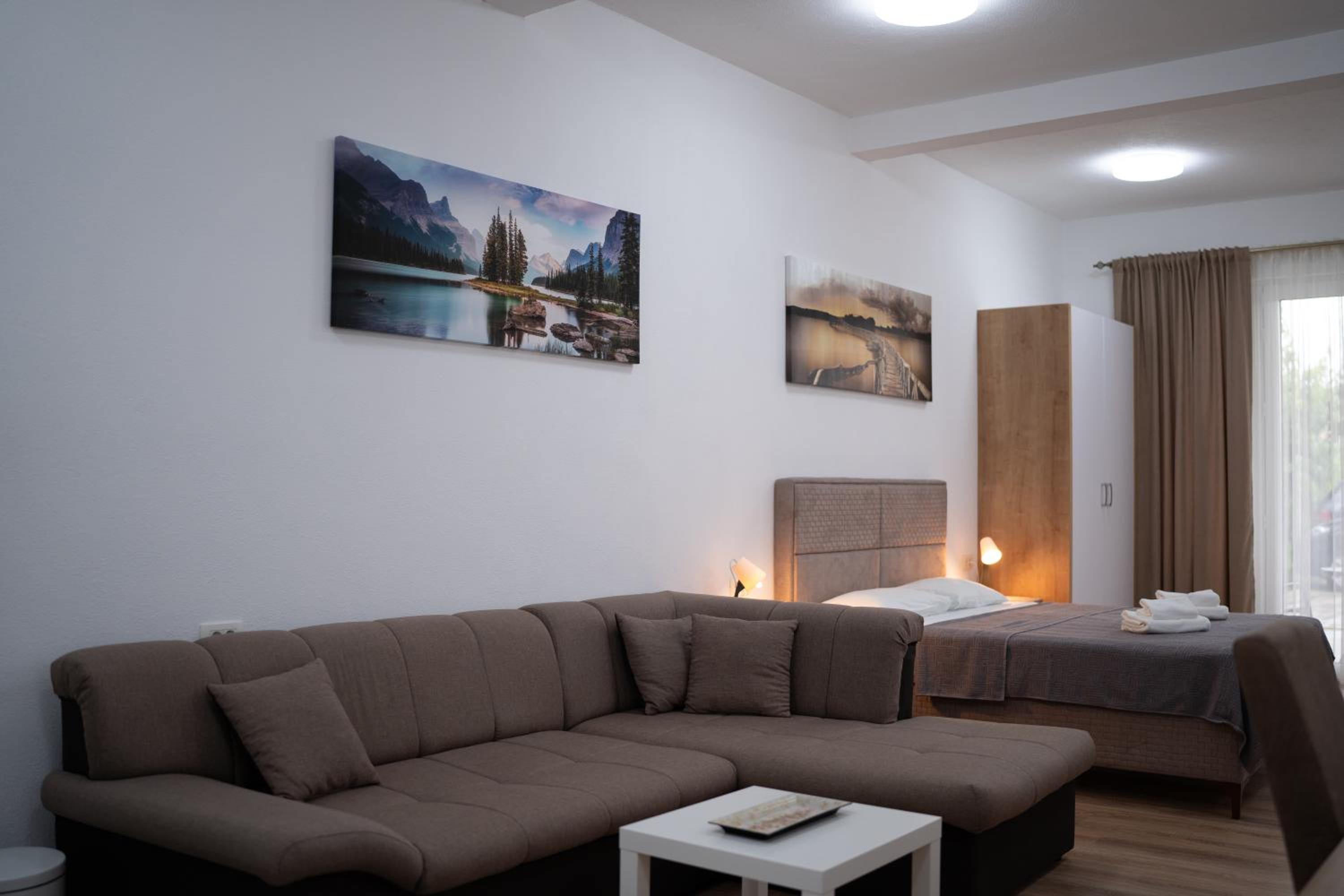One-Bedroom Apartment photo 3