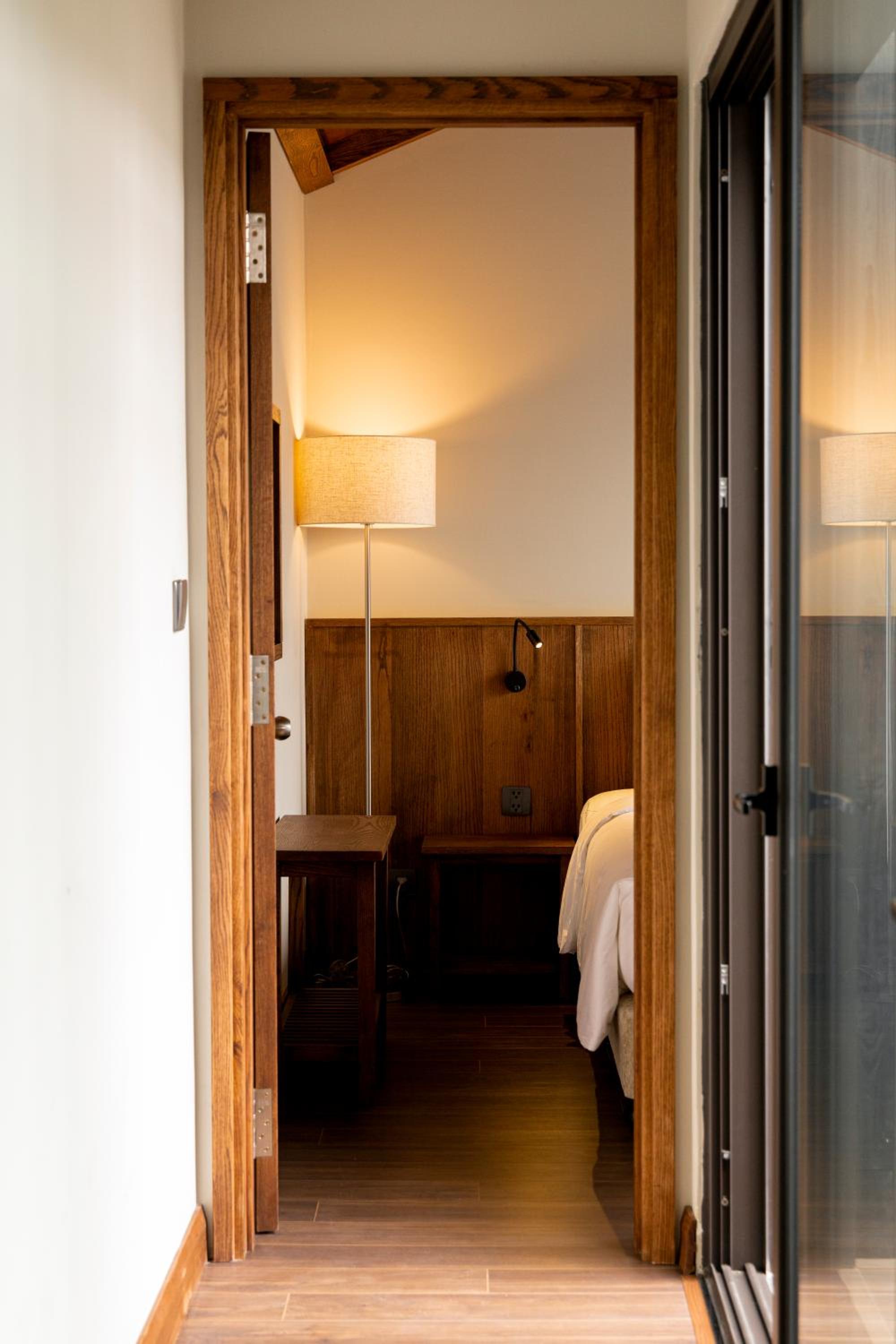 Suite - Photo 8