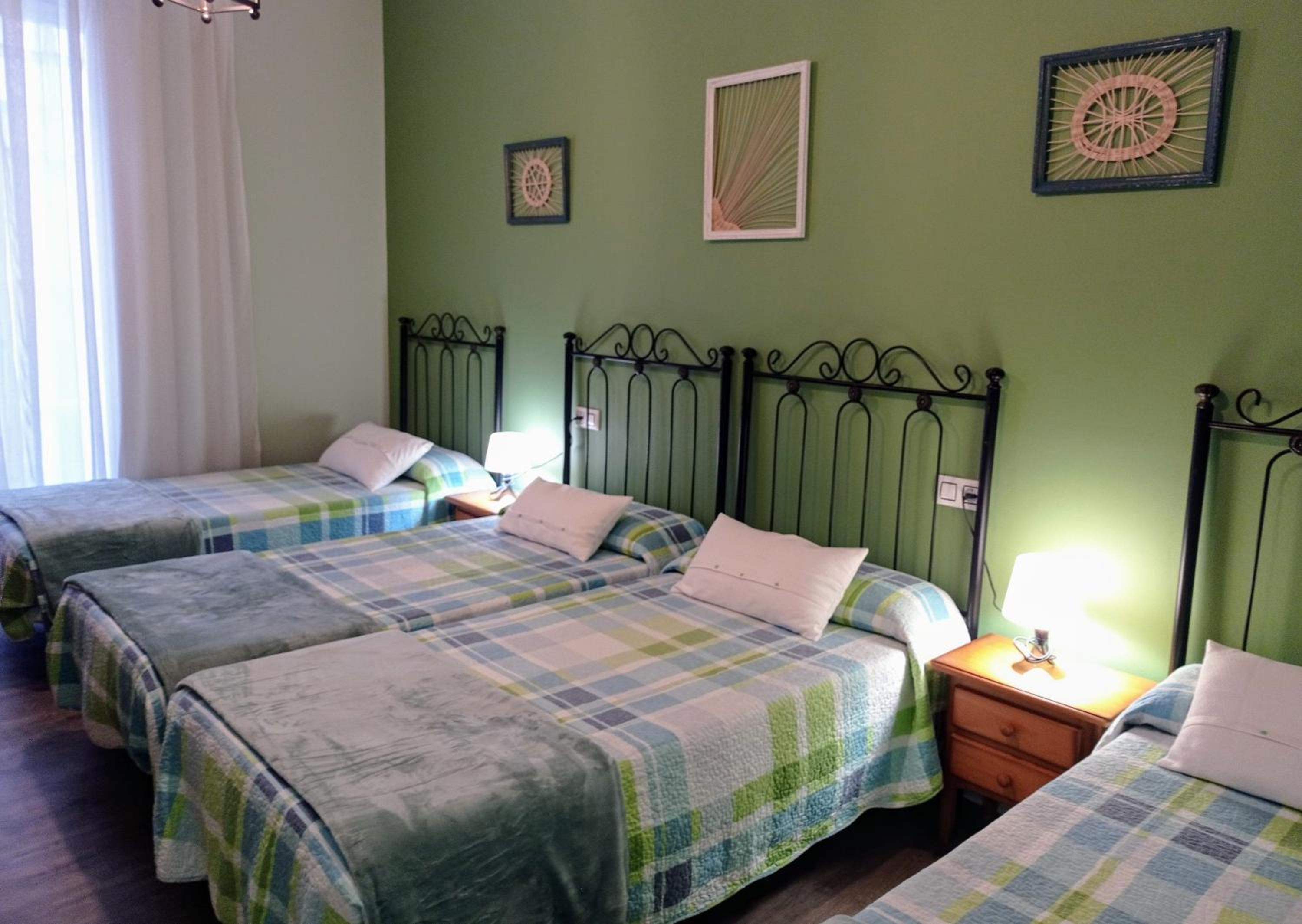 Habitación Cuádruple con Baño Privado