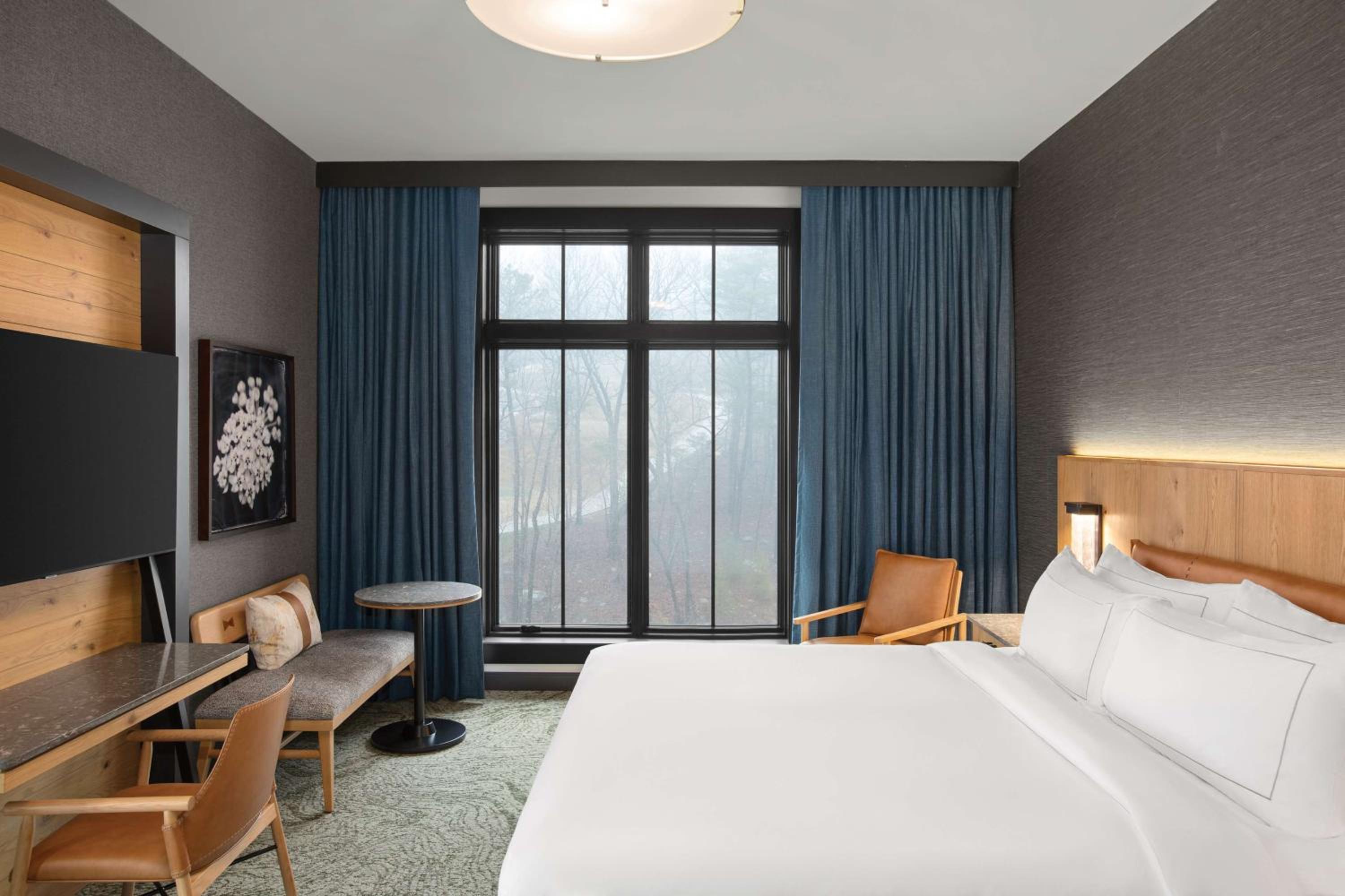 King Room with Resort View - Photo 14