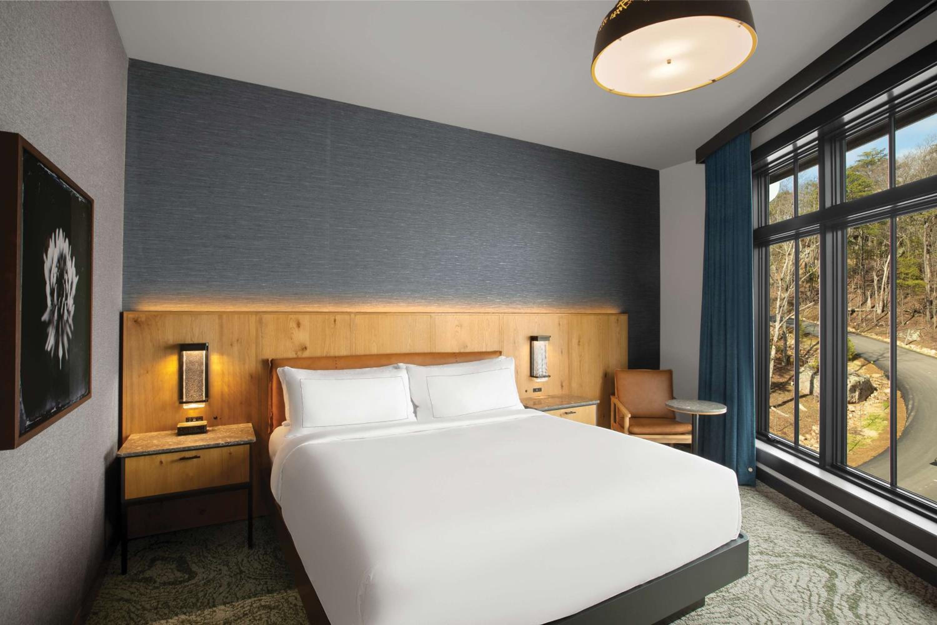 Selah Spa King Suite with Mountain View