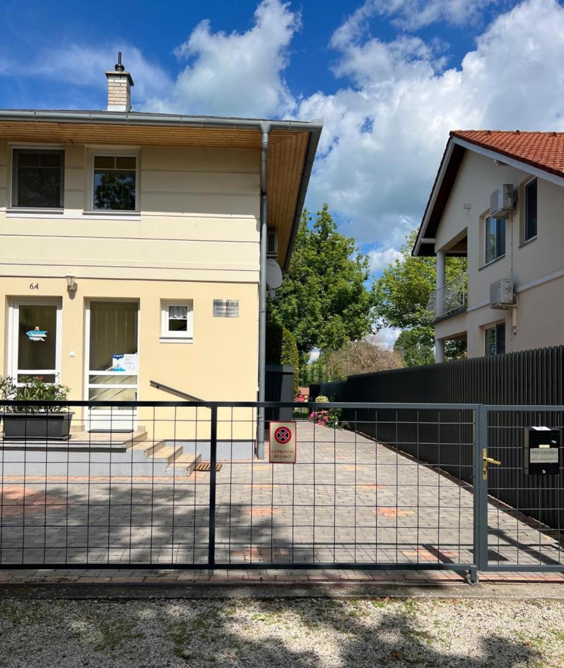Apartment -Upper Floor with Lake View  photo 2