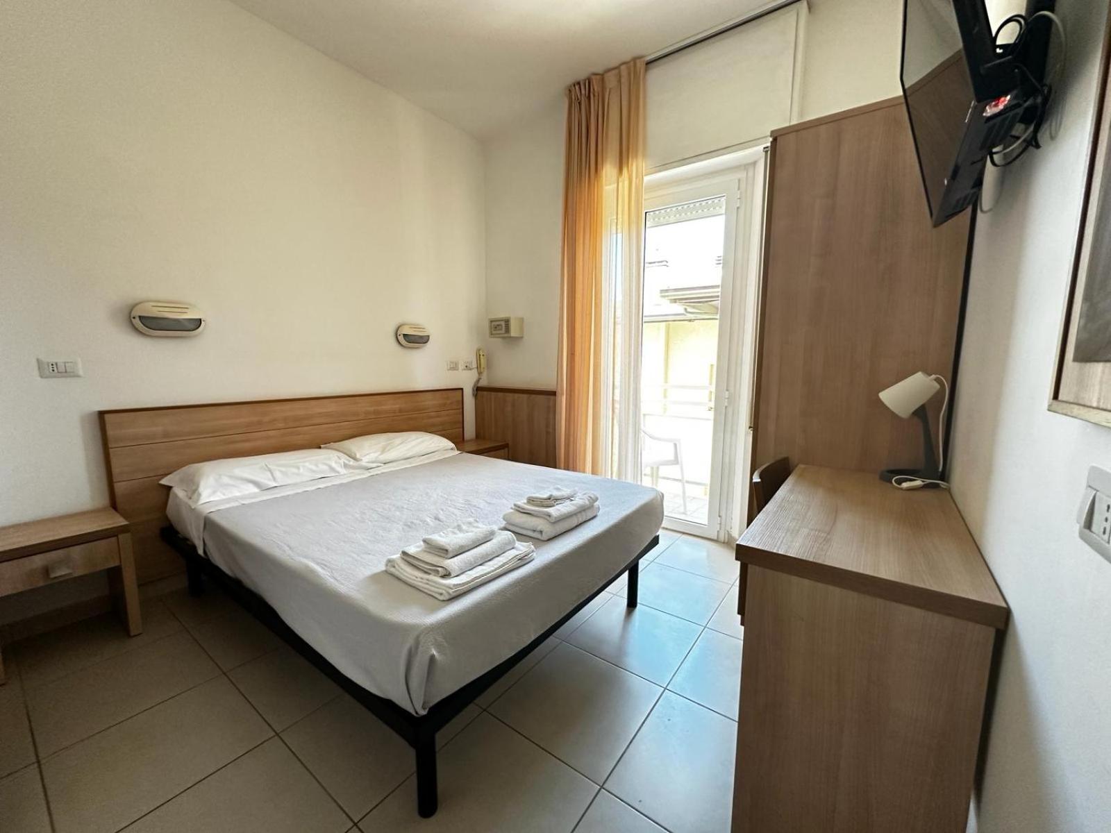 Small Double Room photo 2