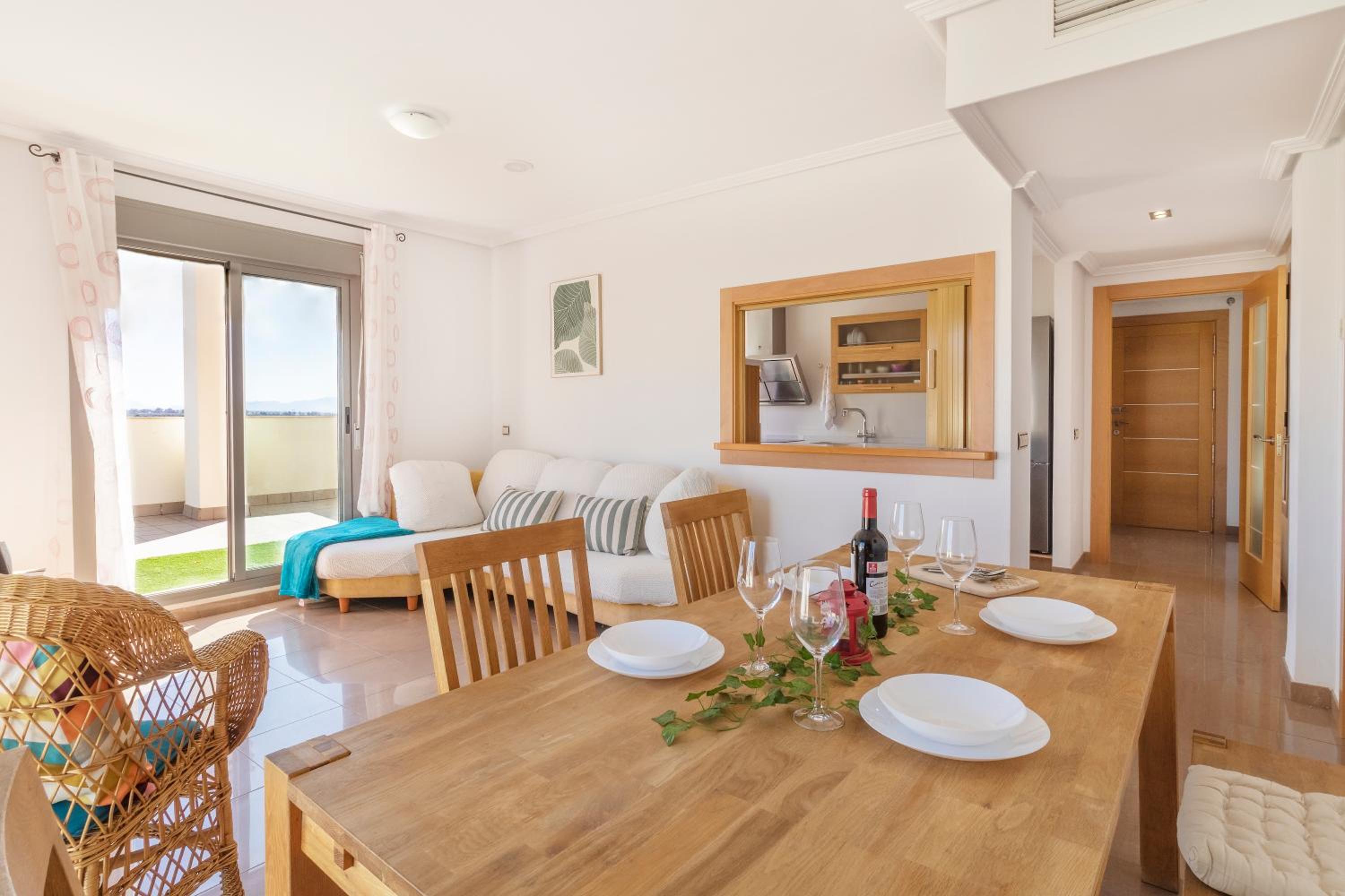 Apartamento de Dos Habitaciones con Terraza