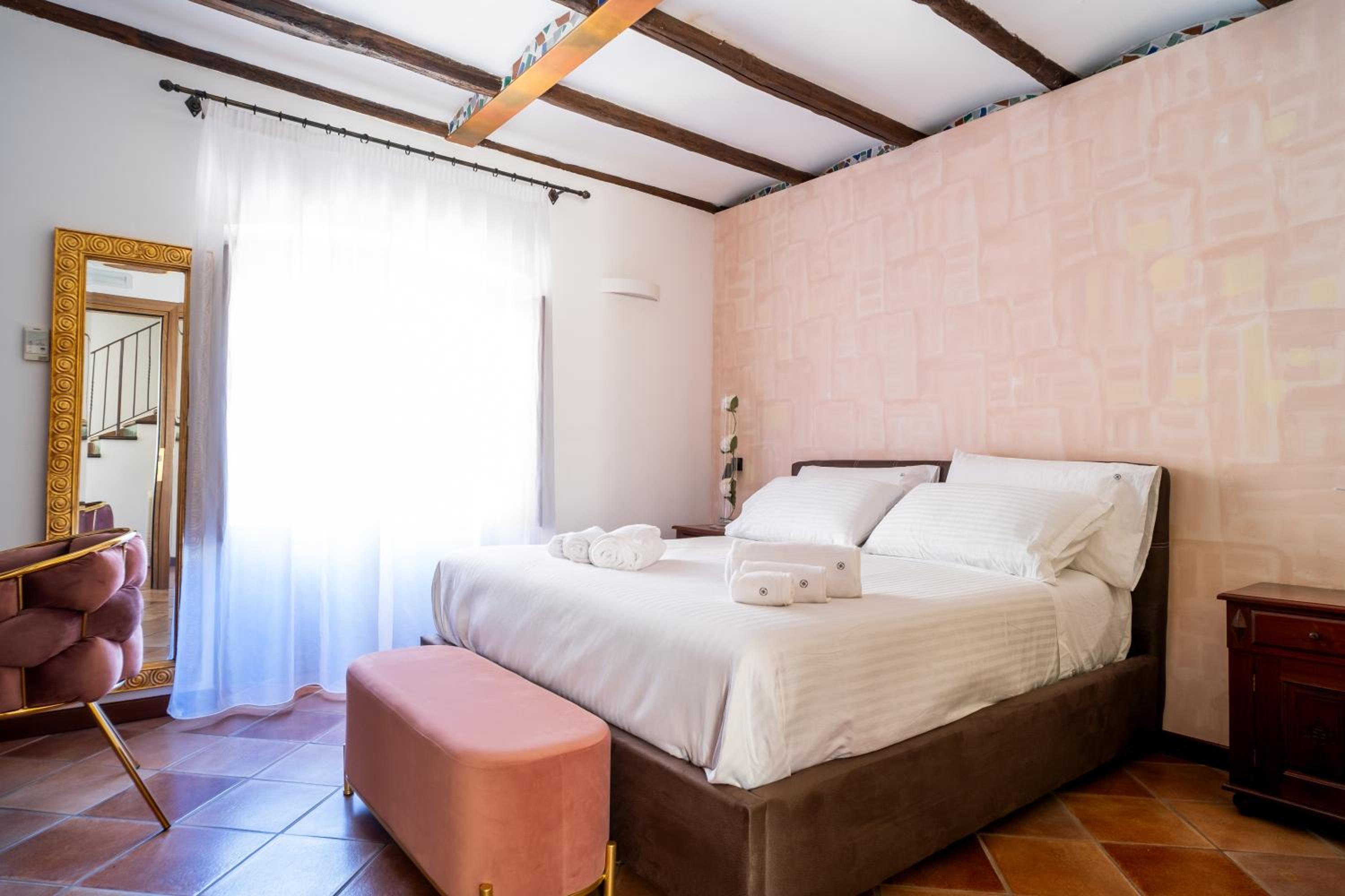 Standard Double or Twin Room - Photo 7