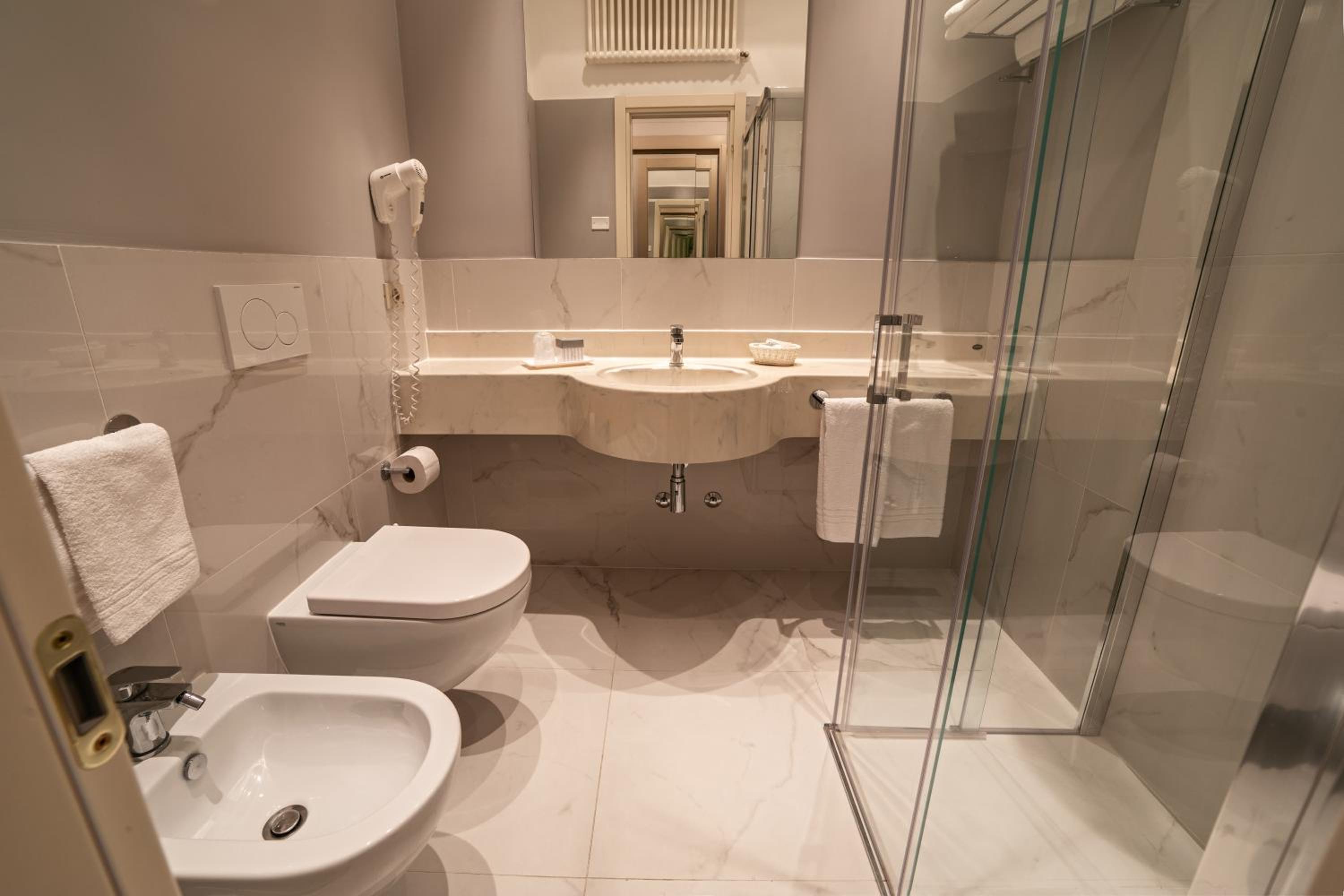 Double Room with Sea View - Photo 6