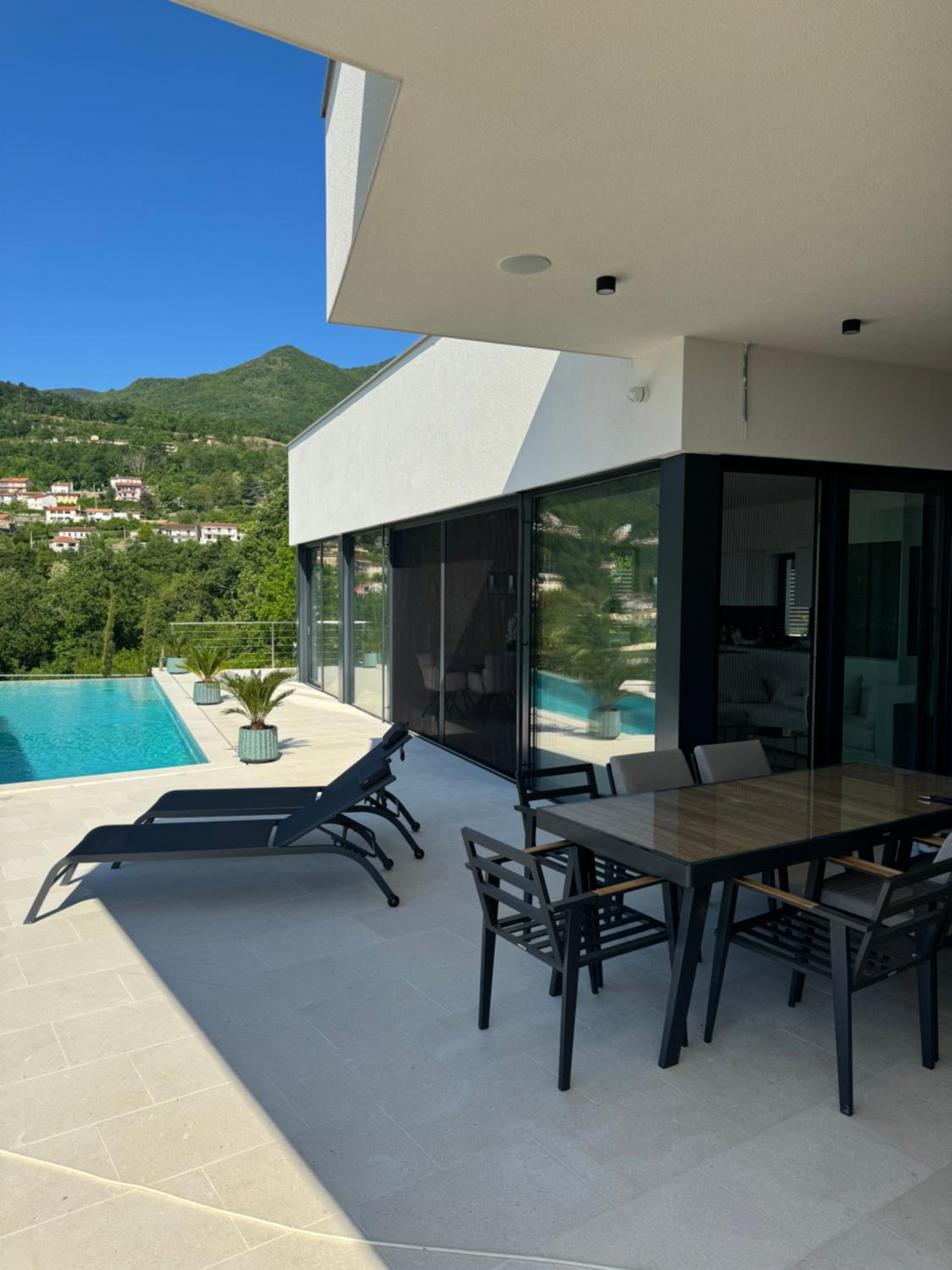 Three-Bedroom Villa photo 1