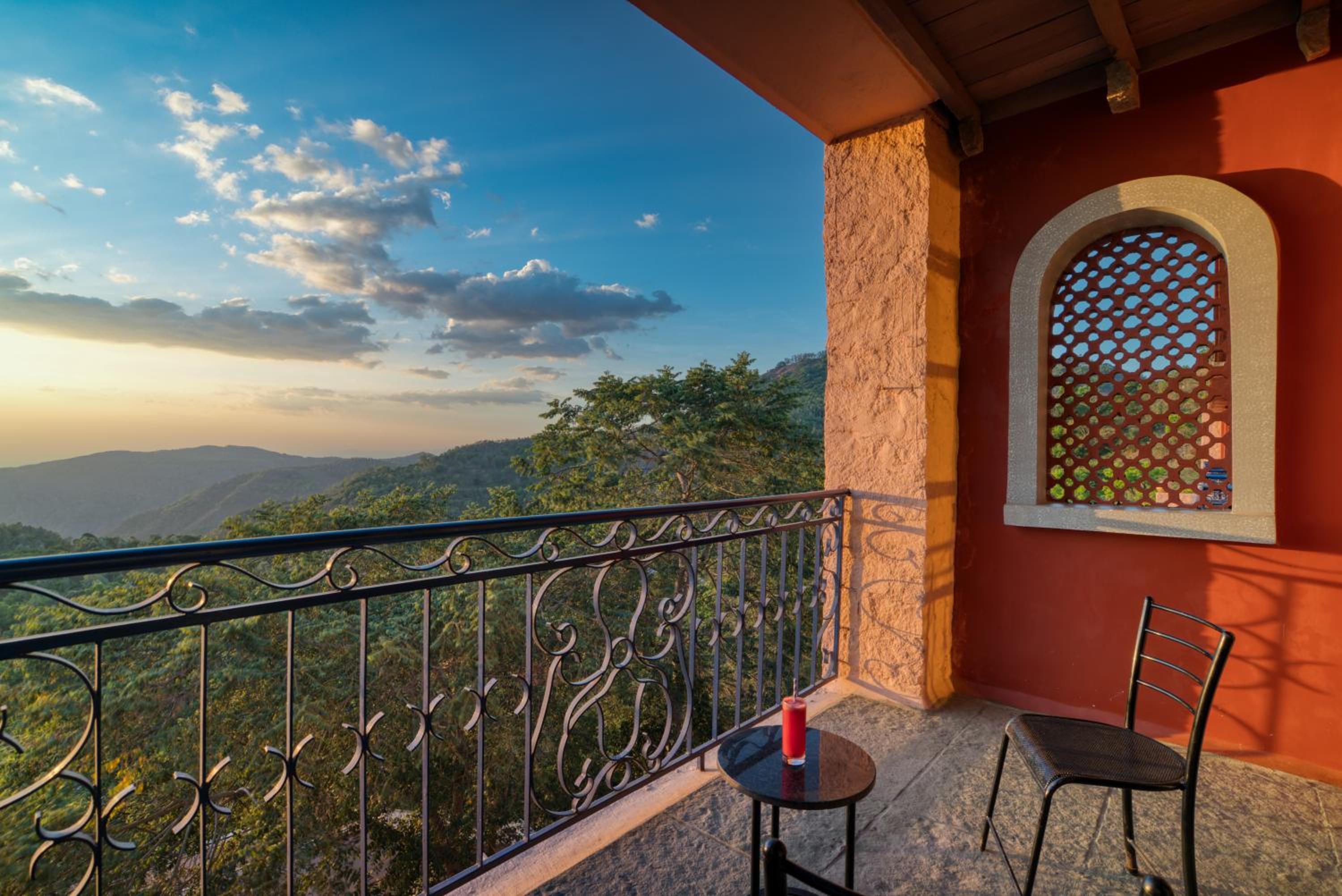 Premium valley view room photo 3