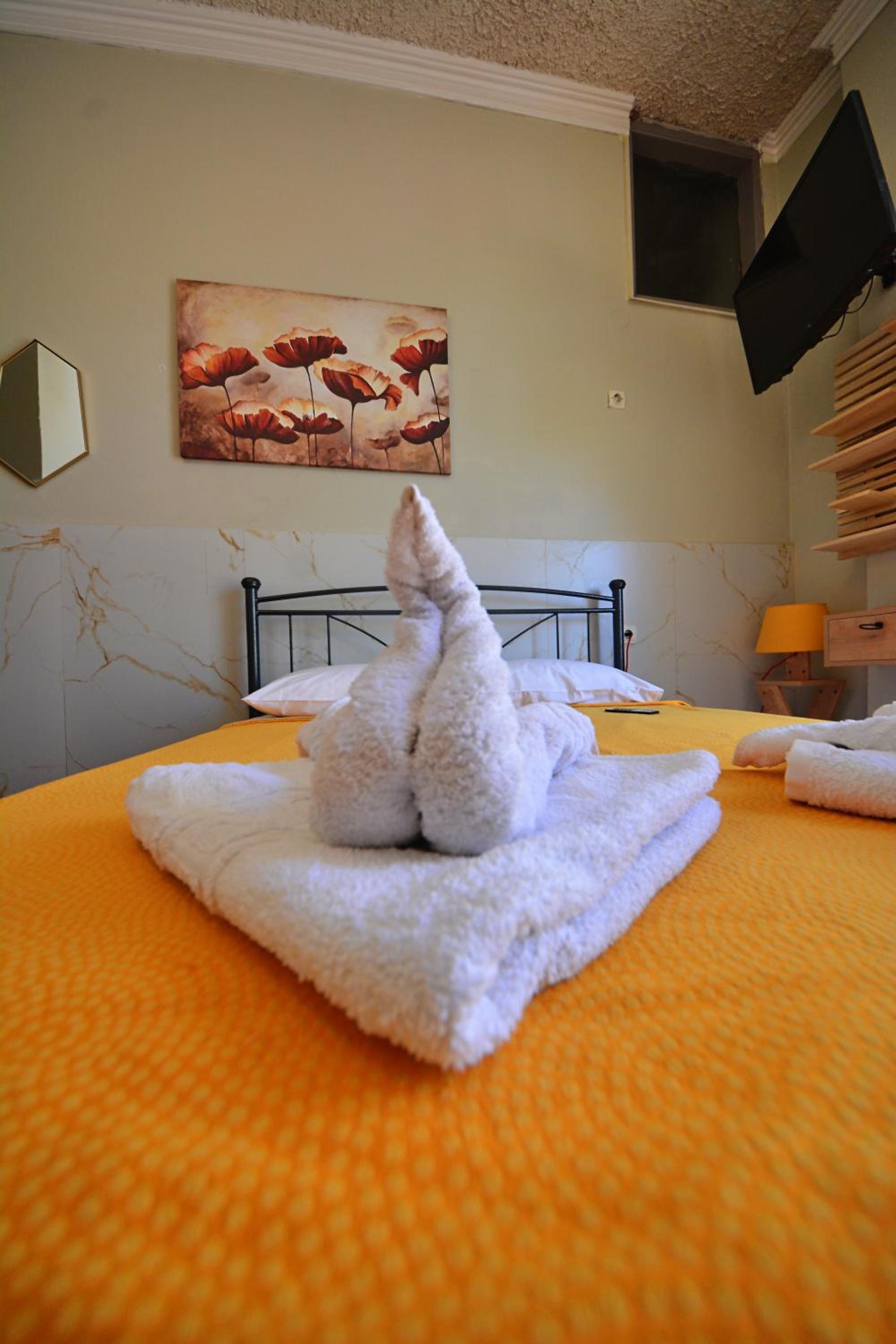 Double or Twin Room - Photo 6